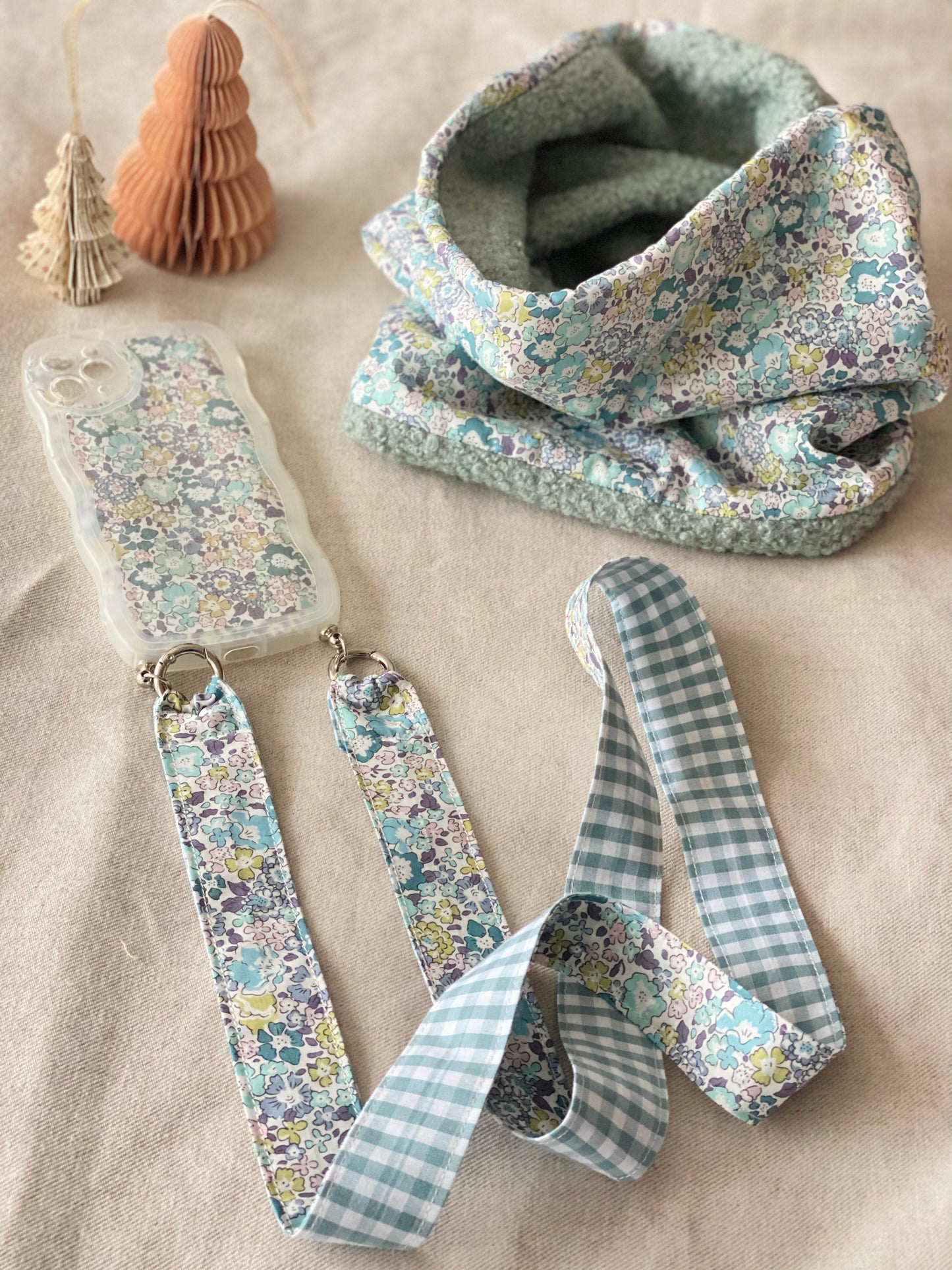 Cuelga Movil Combinado Liberty Michelle Lila y Vichy Verde