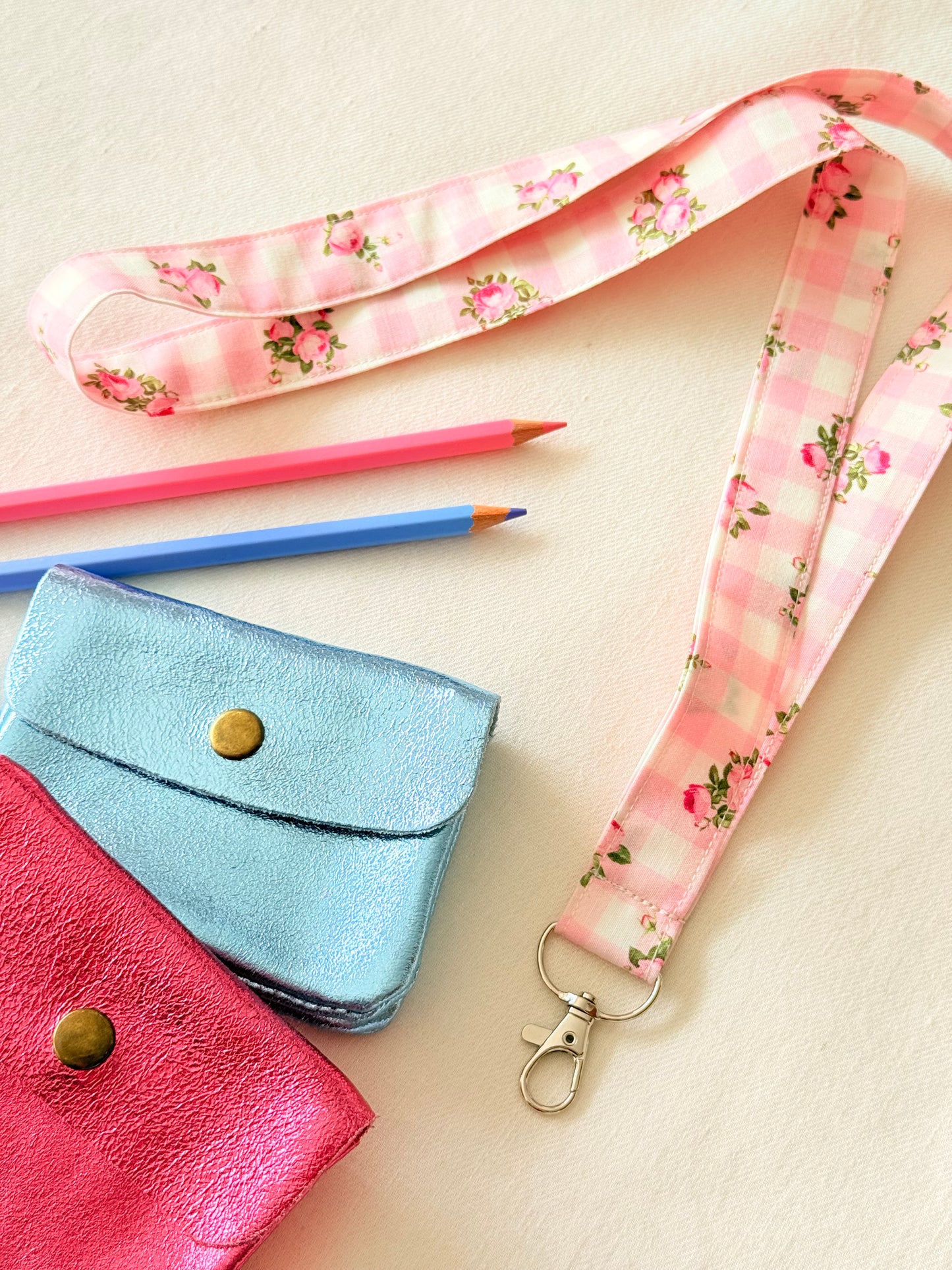 Cuelga Llaves / Landyards Vichy Rosa y Flores