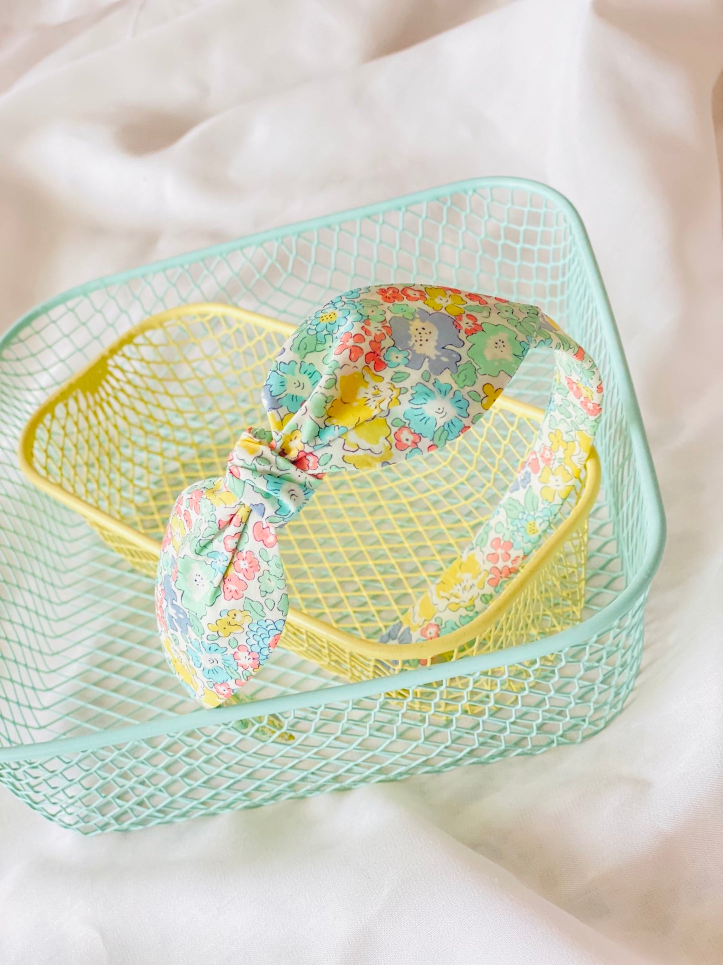 Diadema Orejitas Pegadas Liberty Michelle Verde