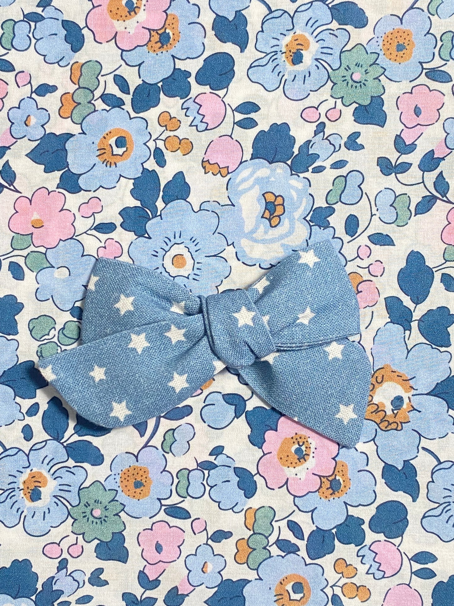 Lazo Nudo Estrellas Azul Aluminio