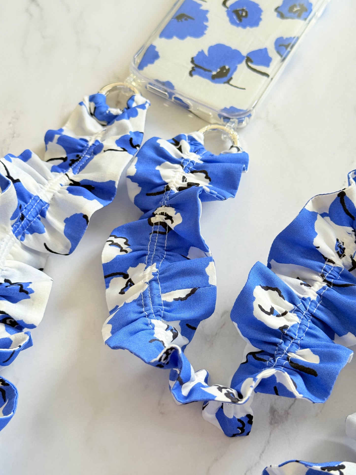 Conjunto Cuelga Movil Rizado Amapolas, funda Blanca