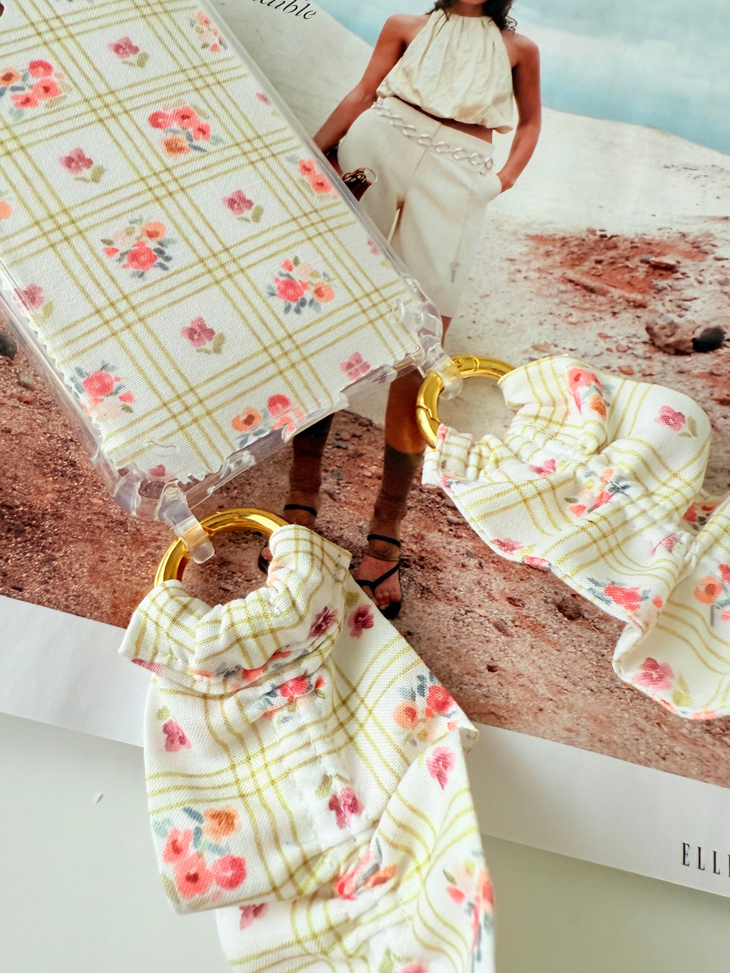 Conjunto Cuelga Movil Rizado Corto Vichy y Flores
