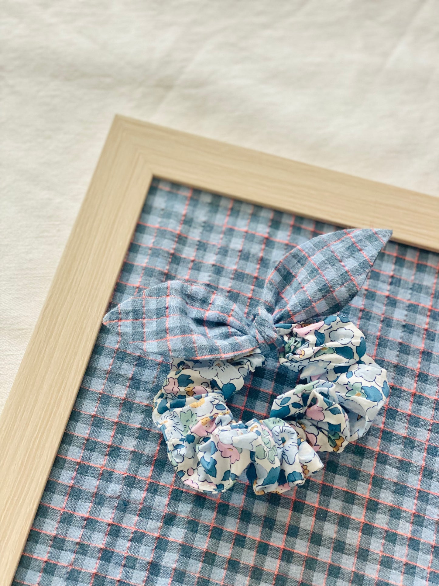 Scrunchie Orejitas Liberty Betsy Asuan y Portalegre
