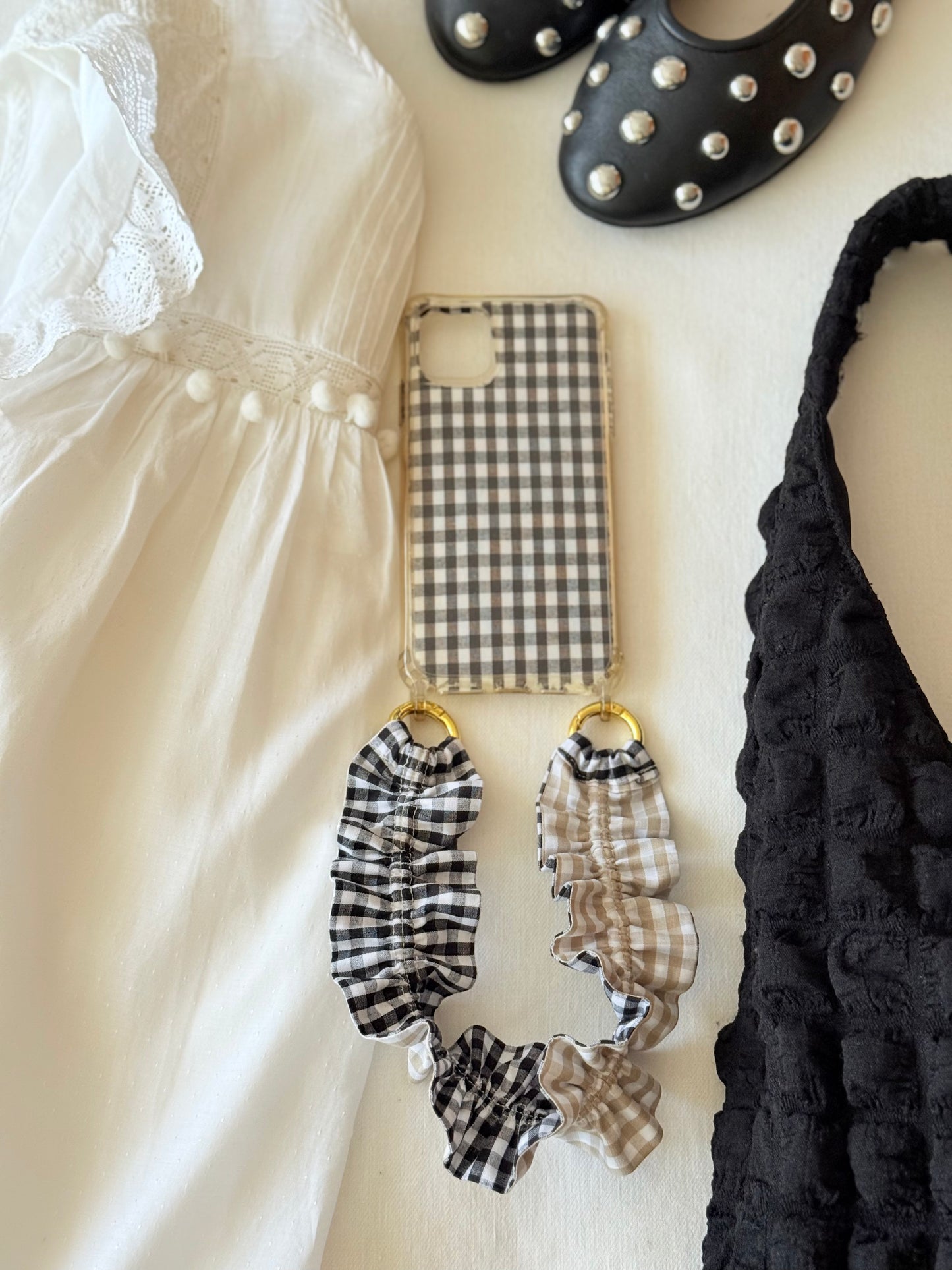 Conjunto Cuelga Movil Rizado Corto Vichy Negro y Beige