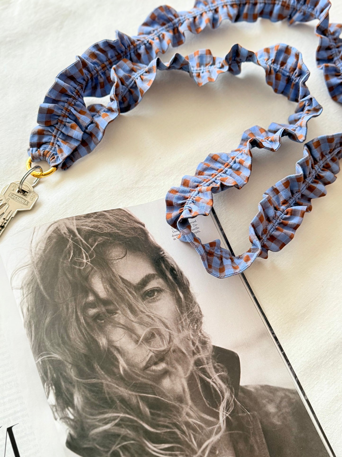Cuelga Llaves / Landyards Rizado Vichy Azul y Marrón