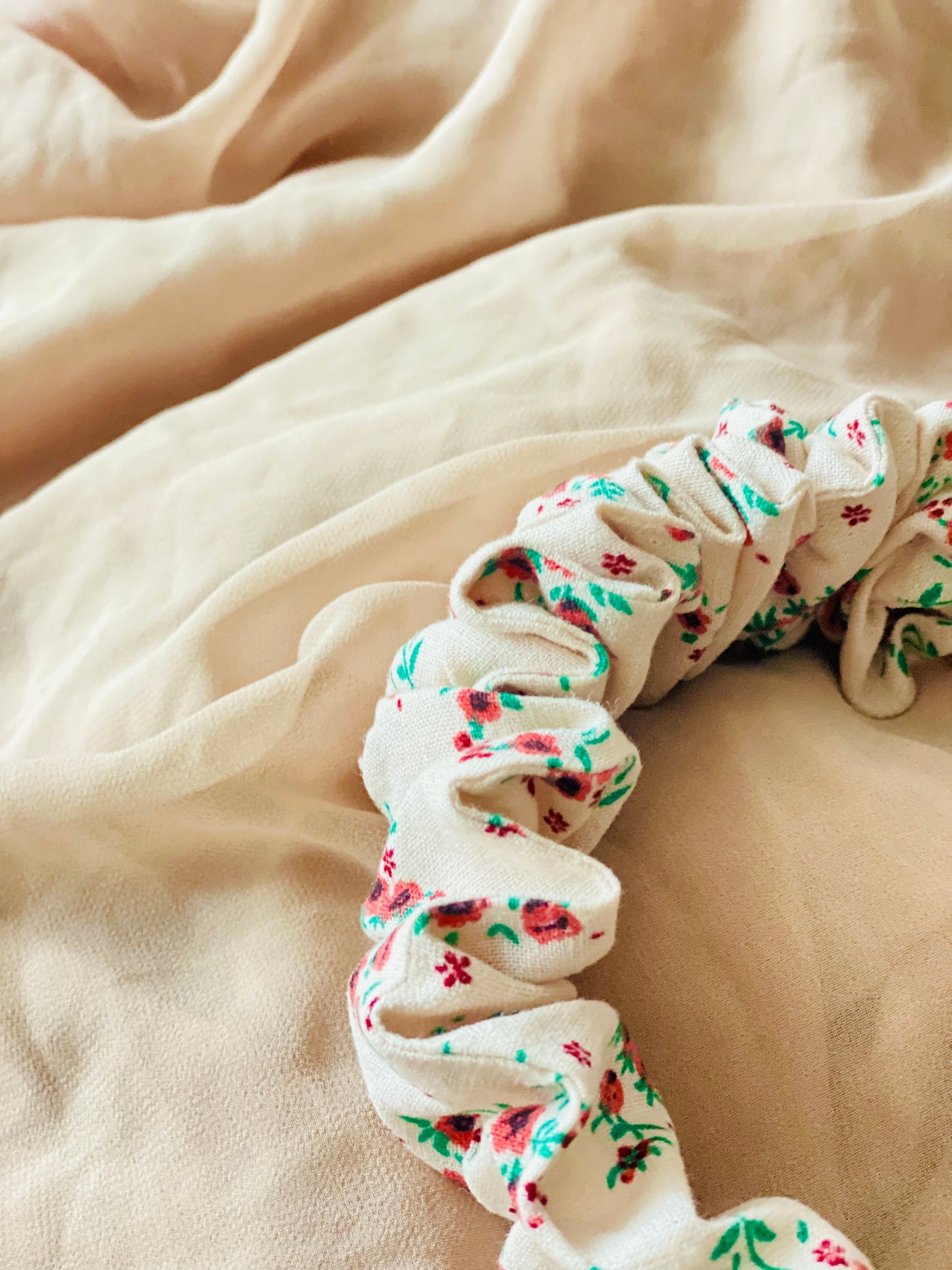 Diadema Scrunchie Bambula Flores Granate