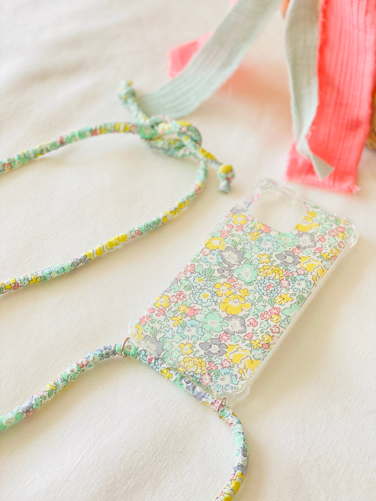 Conjunto Funda Cuelga Movil Liberty Michelle Verde (cordón)