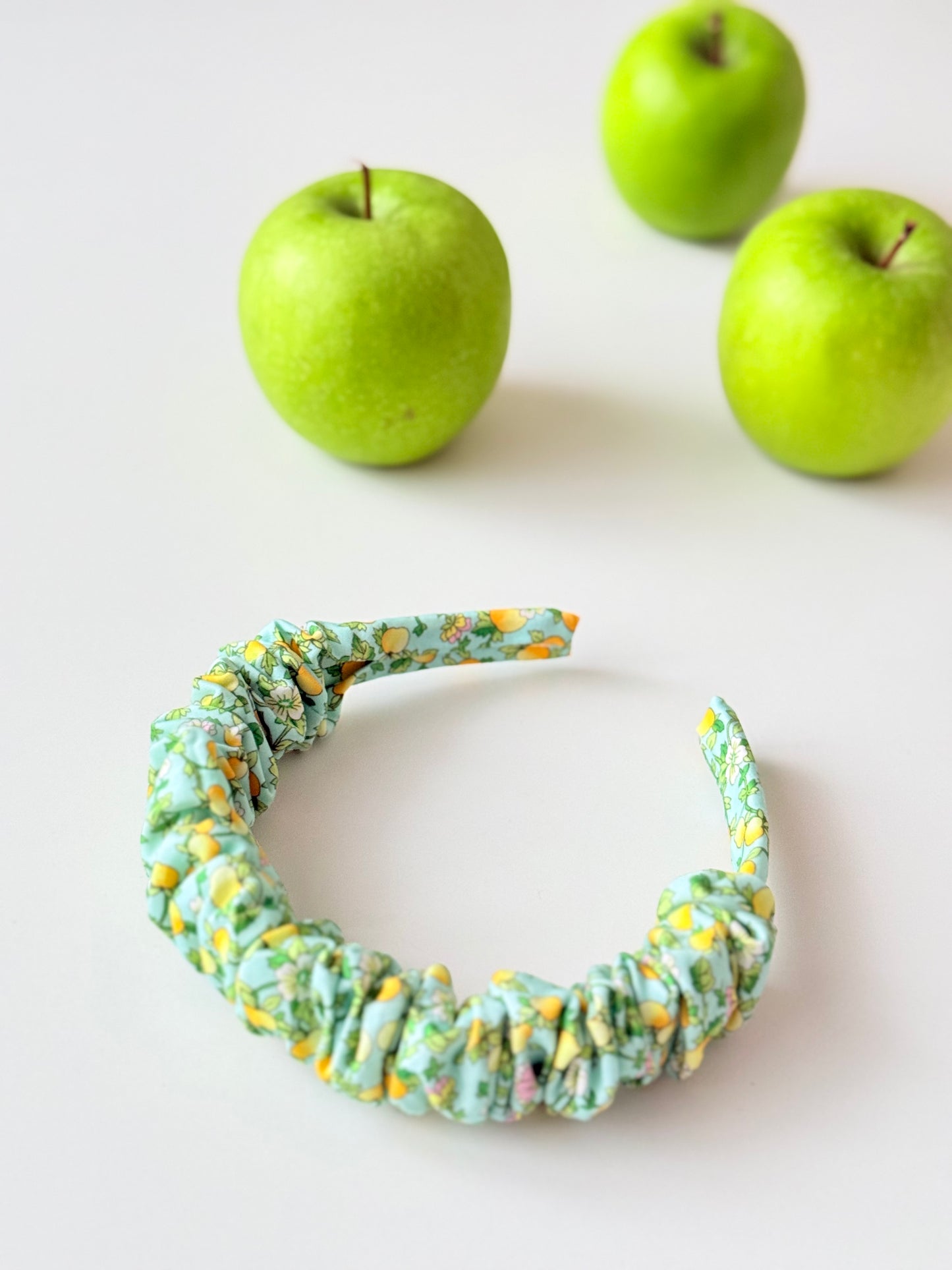 Diadema Scrunchie Estrecha Manzanas