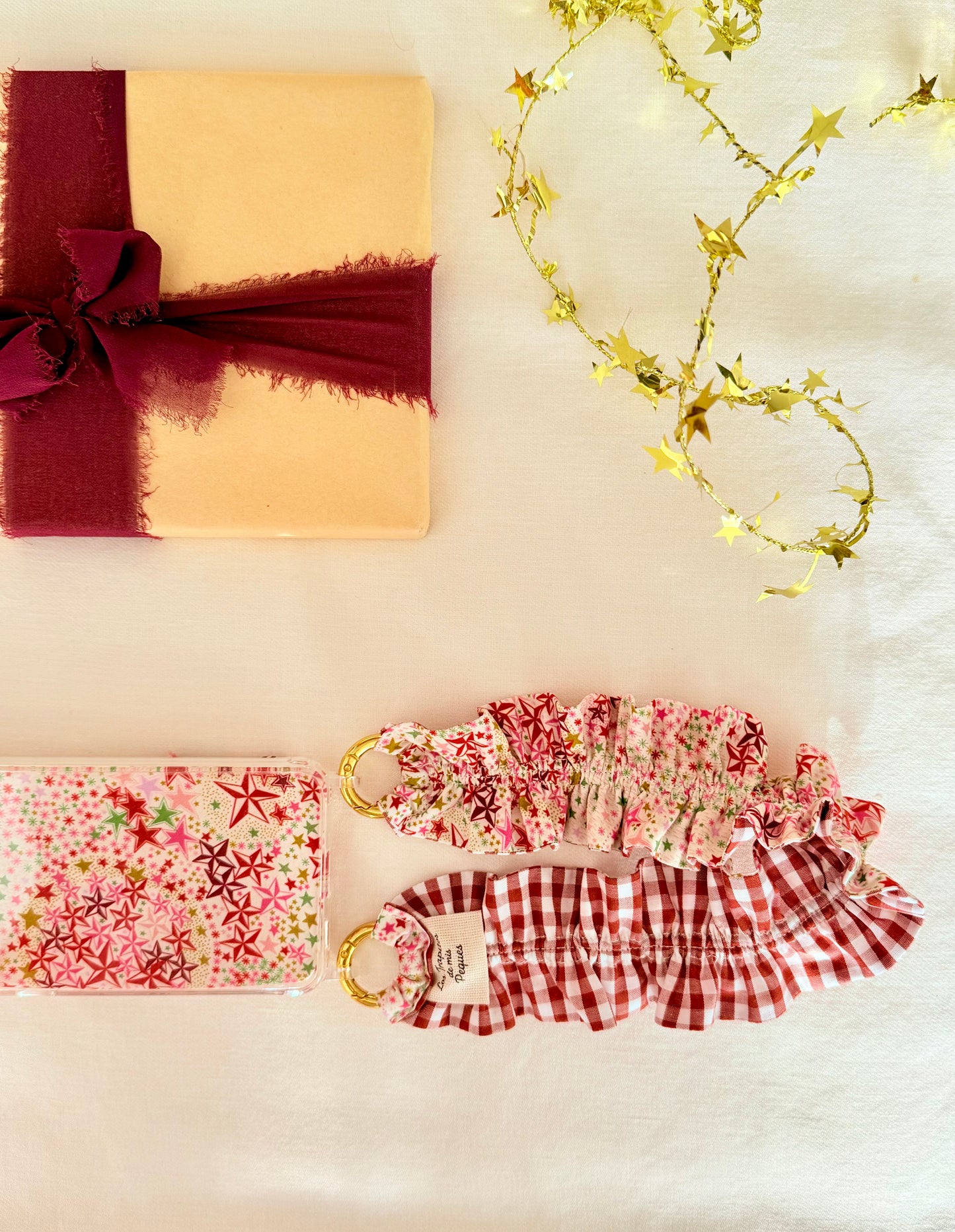 Conjunto Cuelga Movil Rizado Corto Liberty Estrellas Burdeos y Vichy