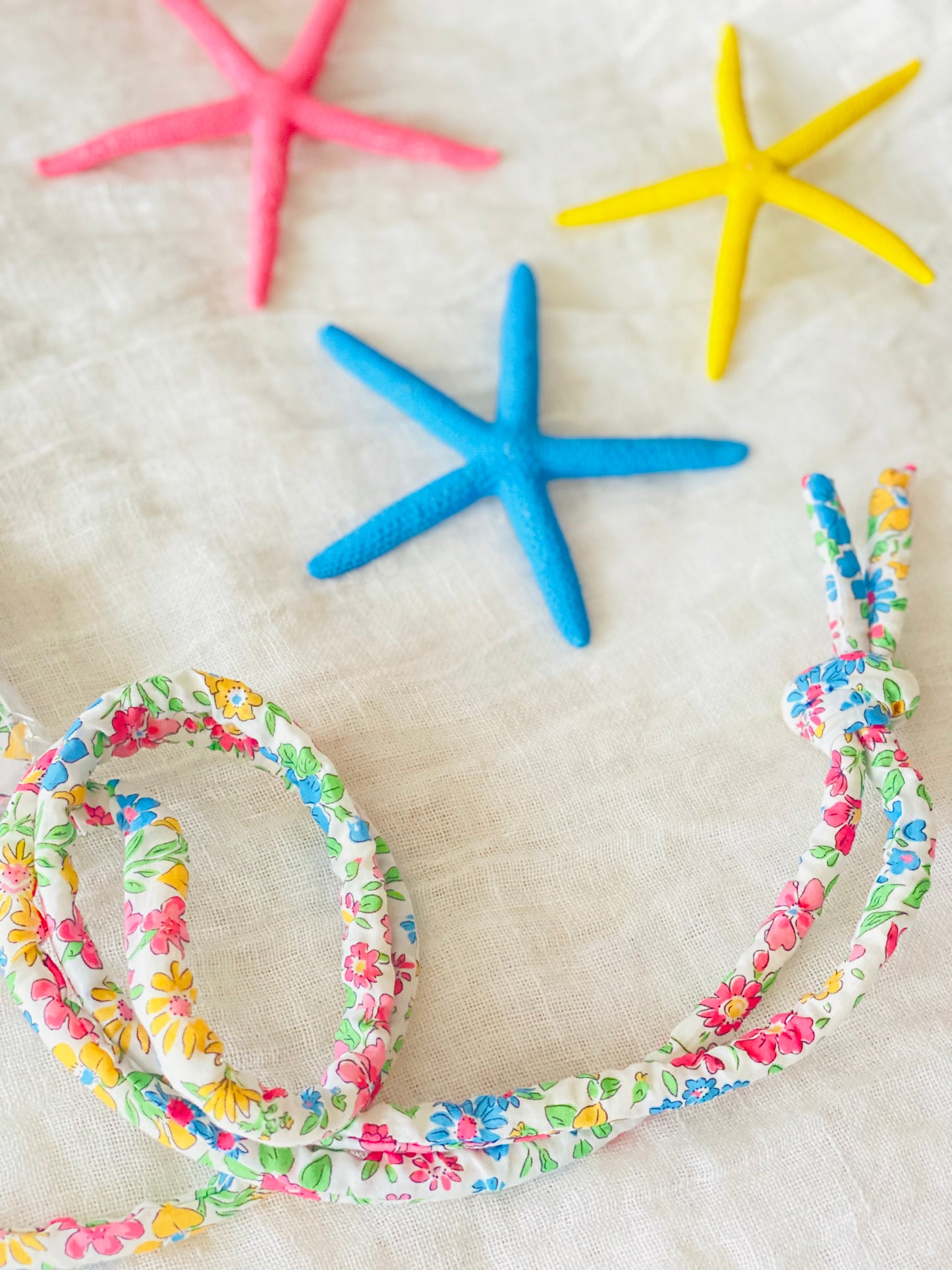 Conjunto Cuelga Movil Liberty Brunilda (cordón)