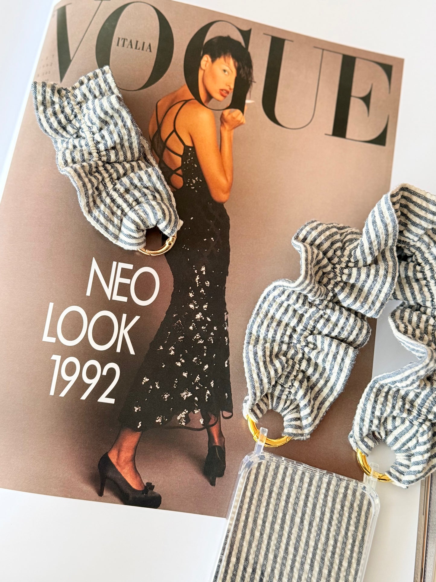 Llavero Rizado Rayas Gris