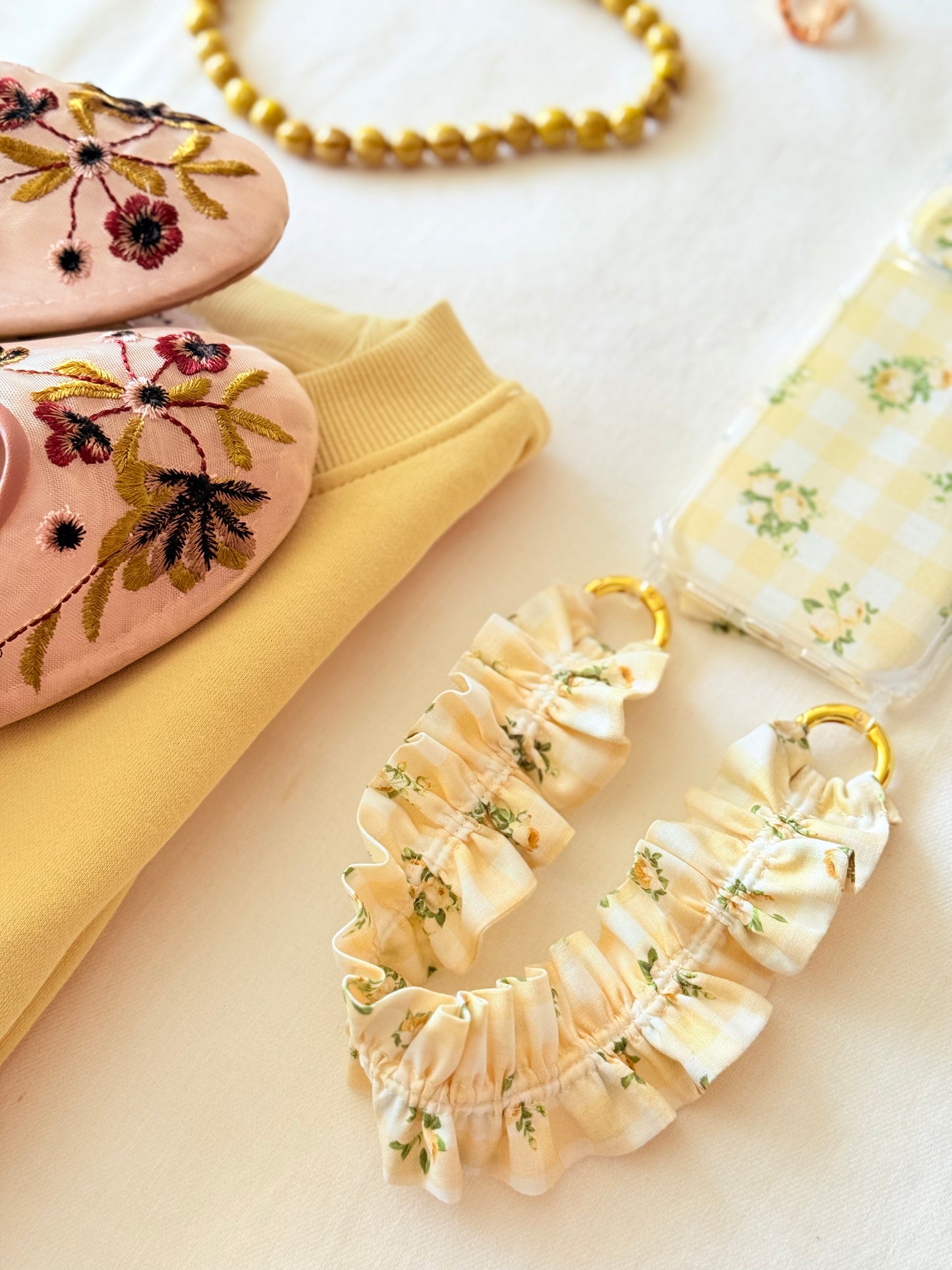 Conjunto Cuelga Movil Rizado Corto Vichy Mantequilla