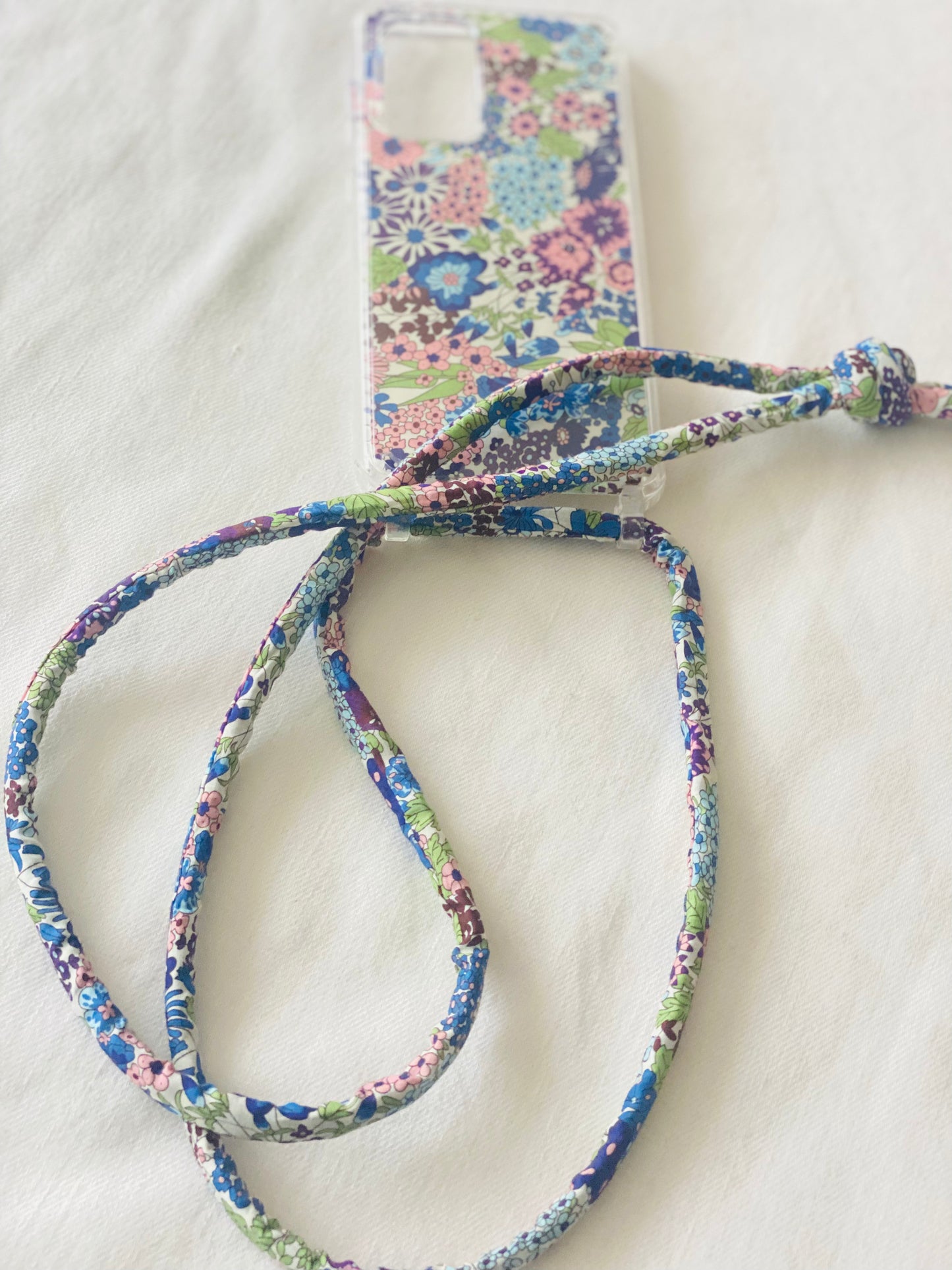 Conjunto Funda Cuelga Movil Liberty Fayun (cordón)