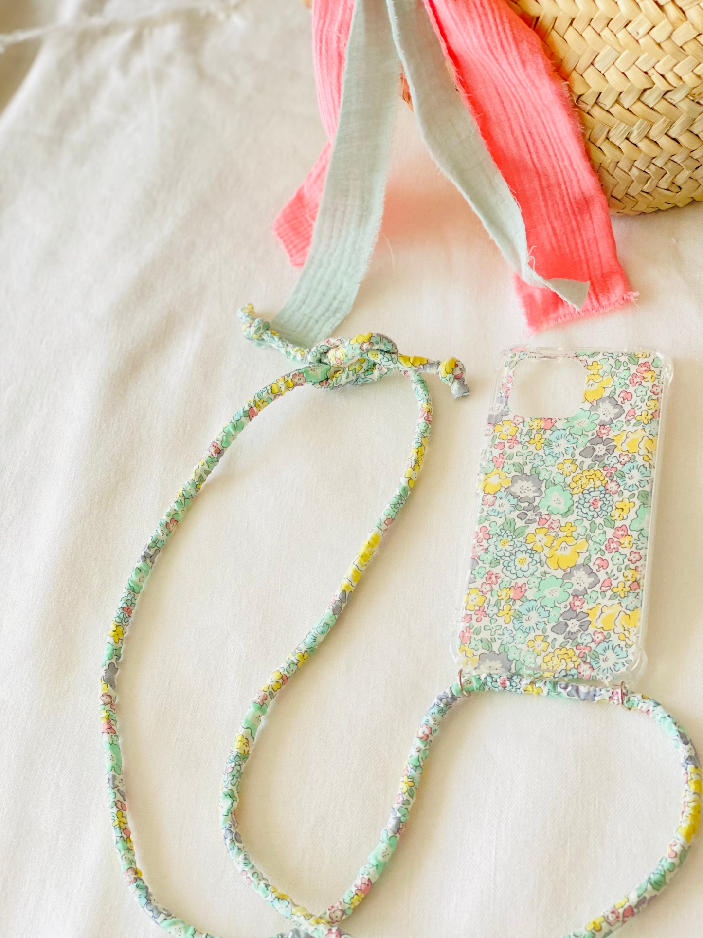 Conjunto Funda Cuelga Movil Liberty Michelle Verde (cordón)