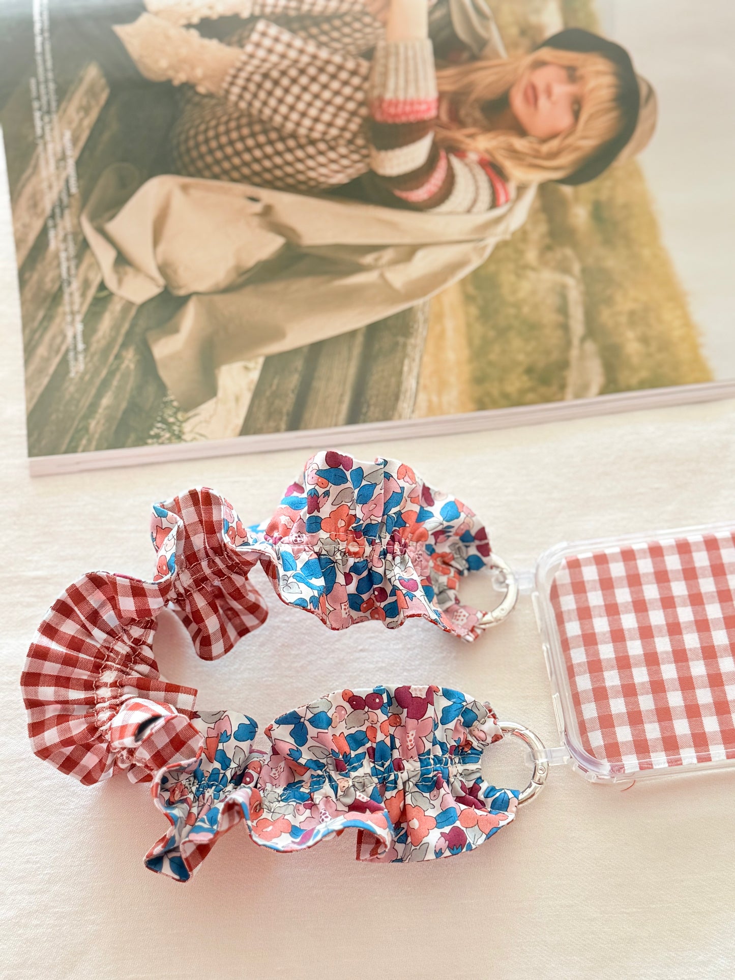 Conjunto Cuelga Movil Rizado Corto Liberty Kensintong y Vichy