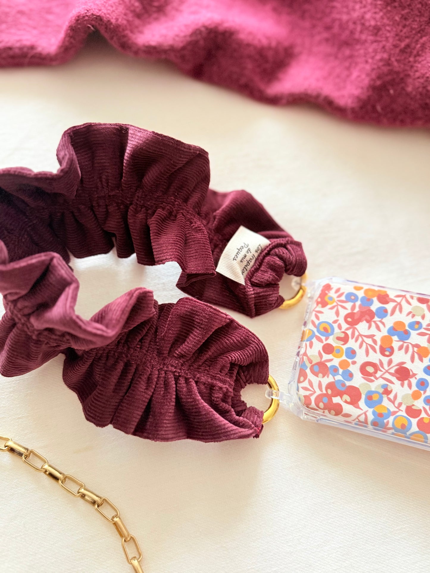 Conjunto Cuelga Movil Rizado Corto Micropana Burdeos y Liberty