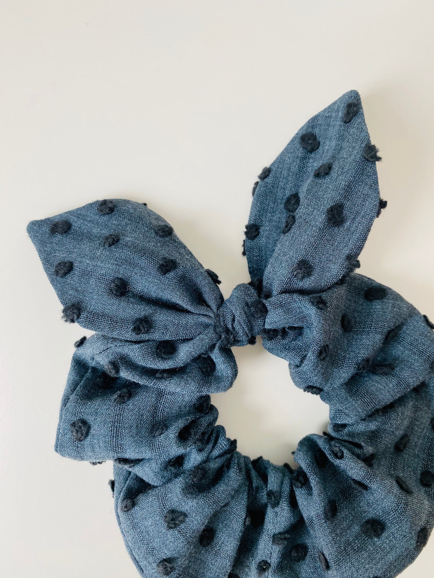 Scrunchie Orejitas Plumeti Negro