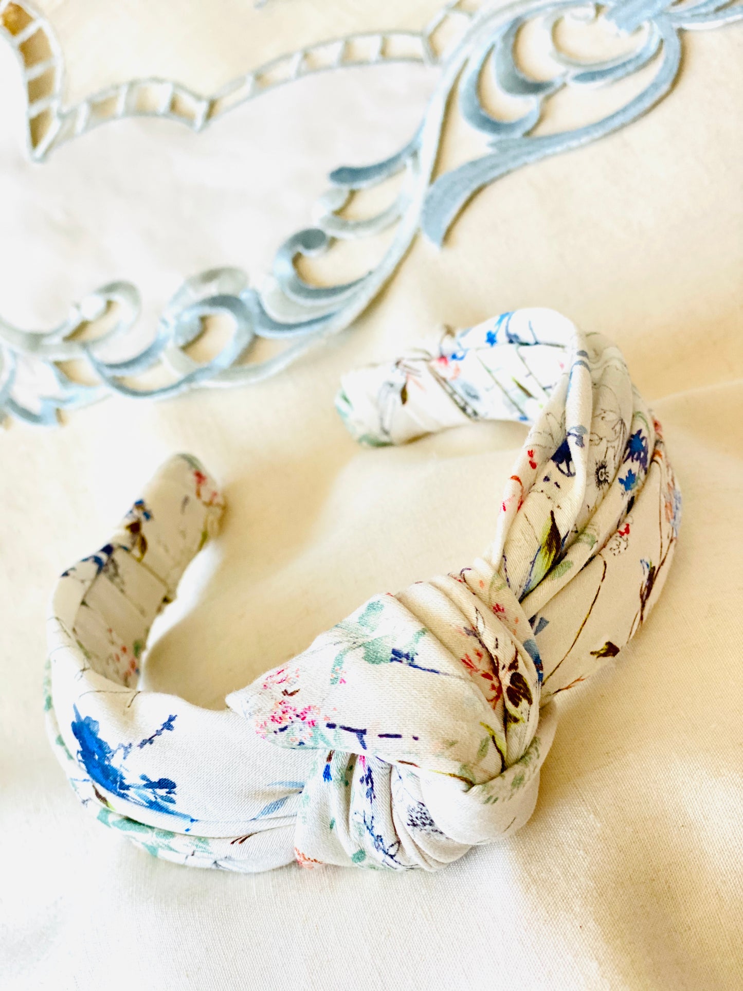 Diadema Nudo Cruda Flores