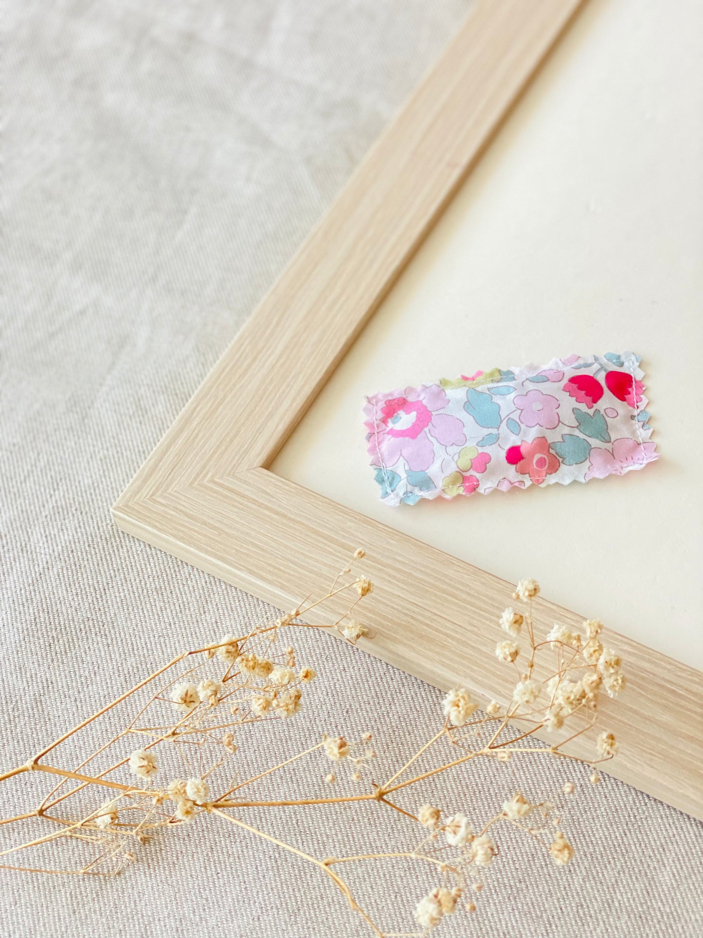 Pinza Cuadrada Liberty Betsy Rosa y Rojo