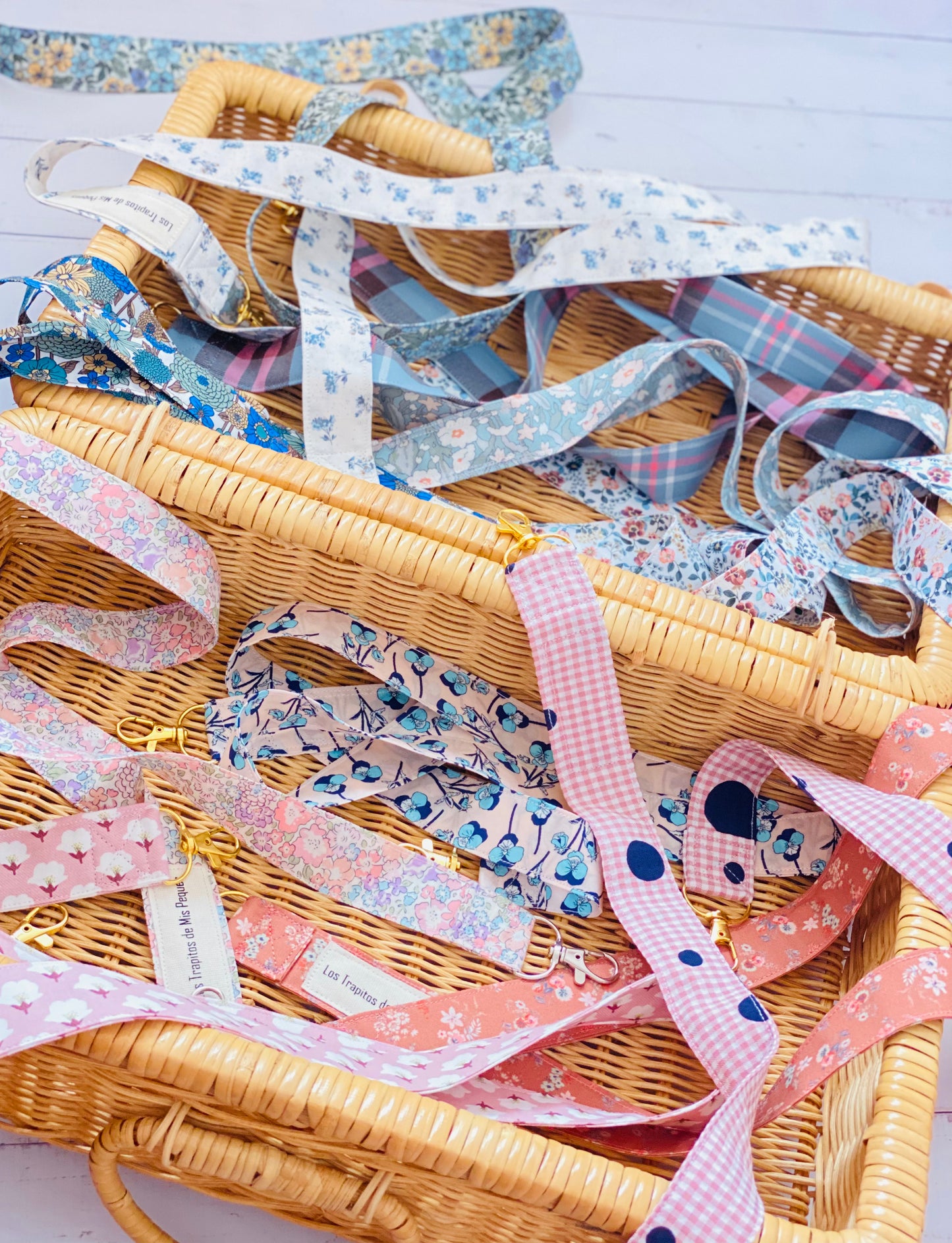 Cuelga Movil Vichy rosa y lunares