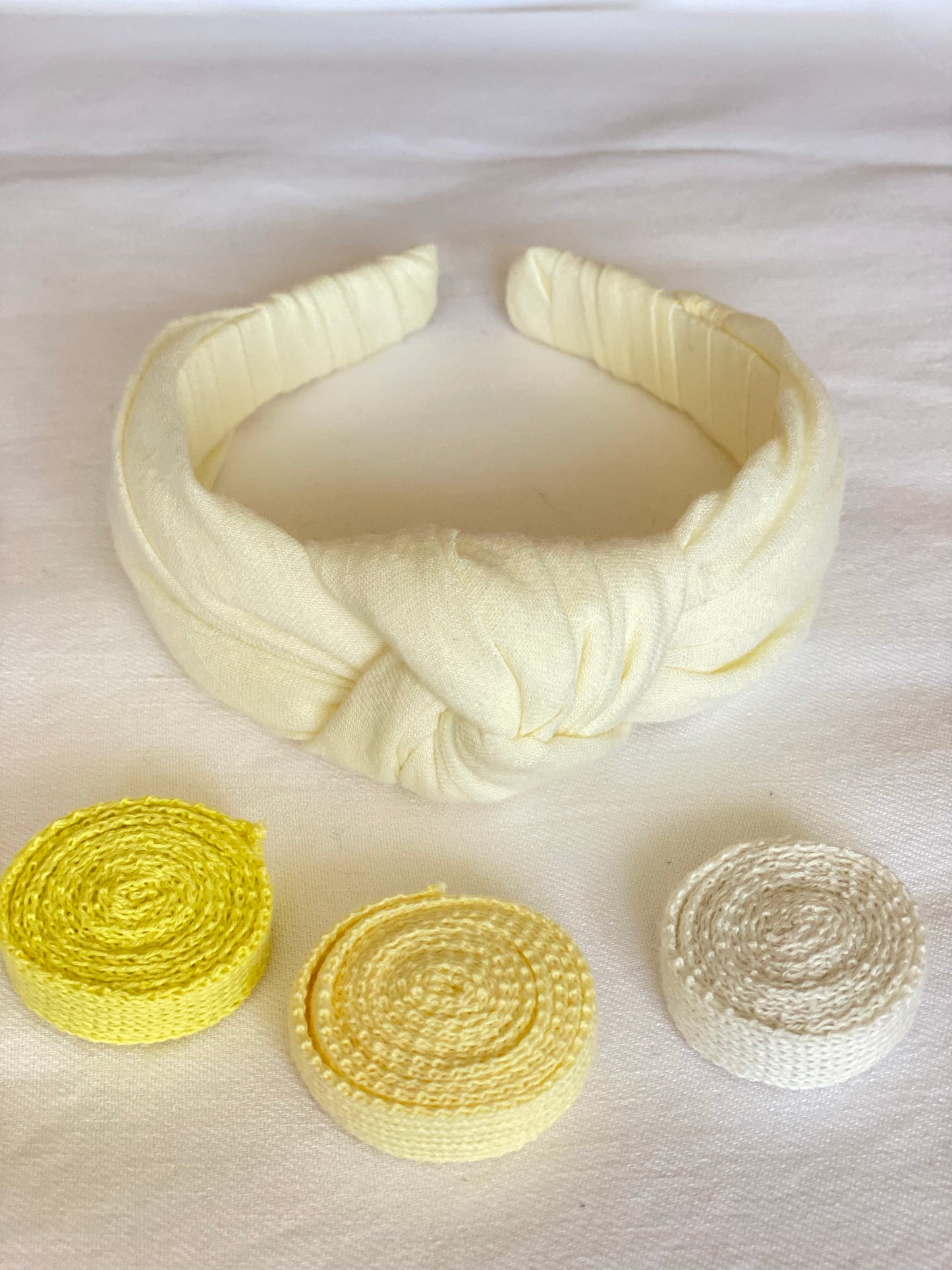 Diadema Nudo Bambula Amarillo Suave