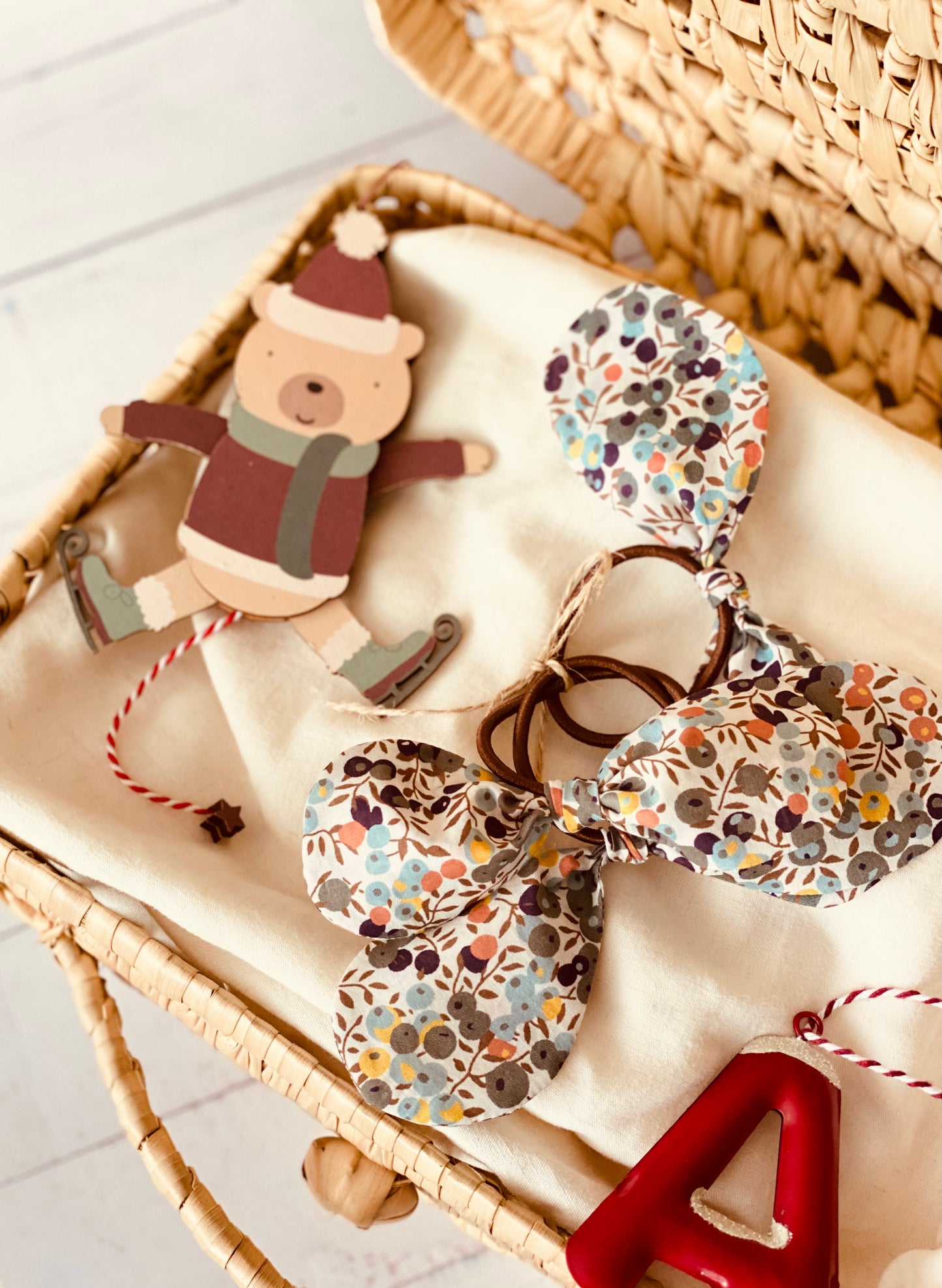 Coletero Orejitas Liberty Wiltshire Oliva