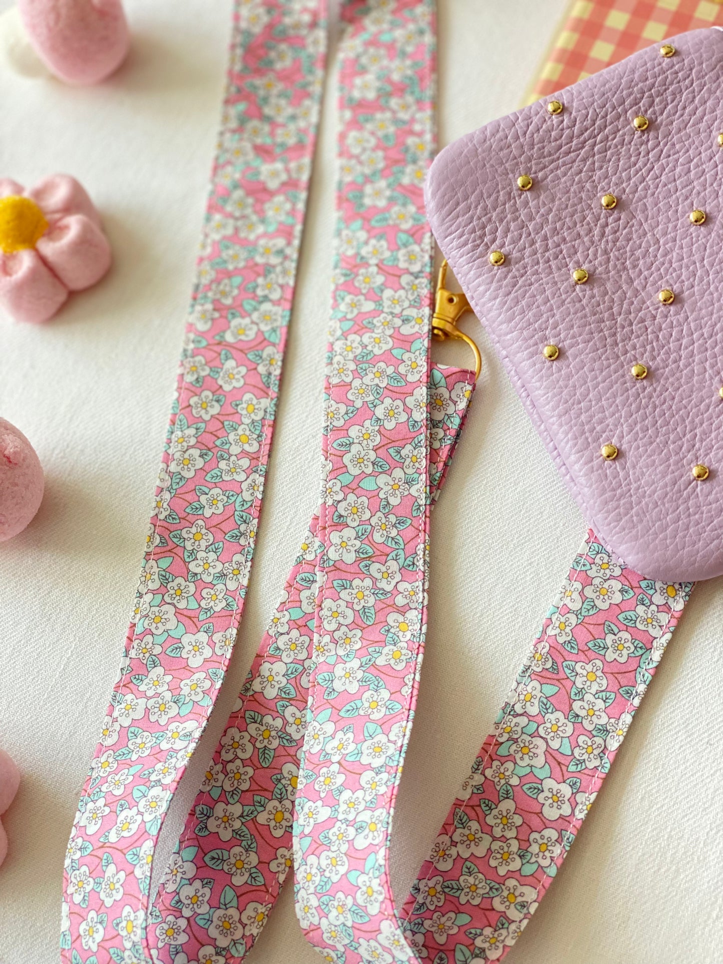 Cuelga Movil Liberty Mistsi Valeria Pink