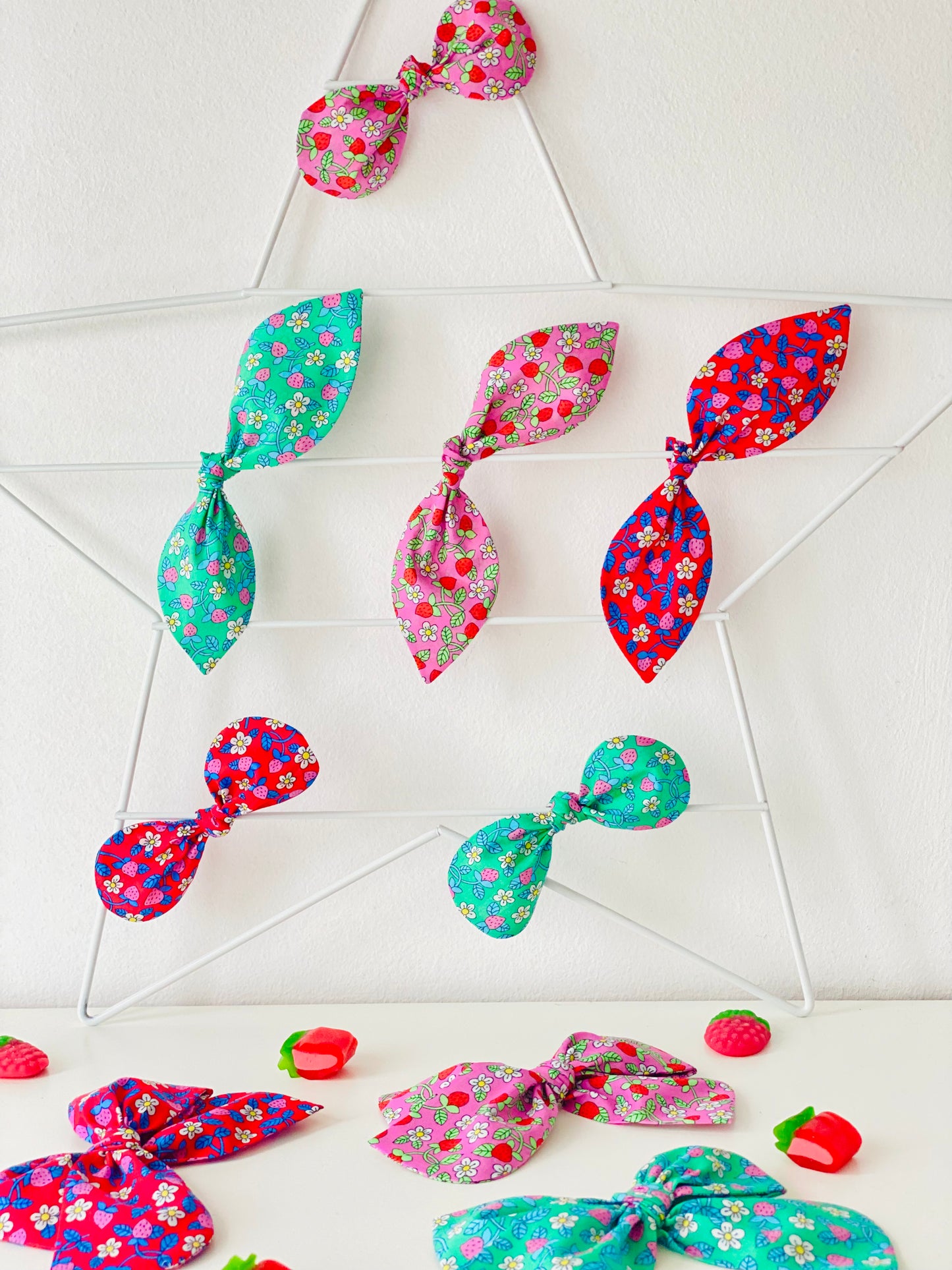 Coletero Orejitas Redondo Liberty Fresas Verde