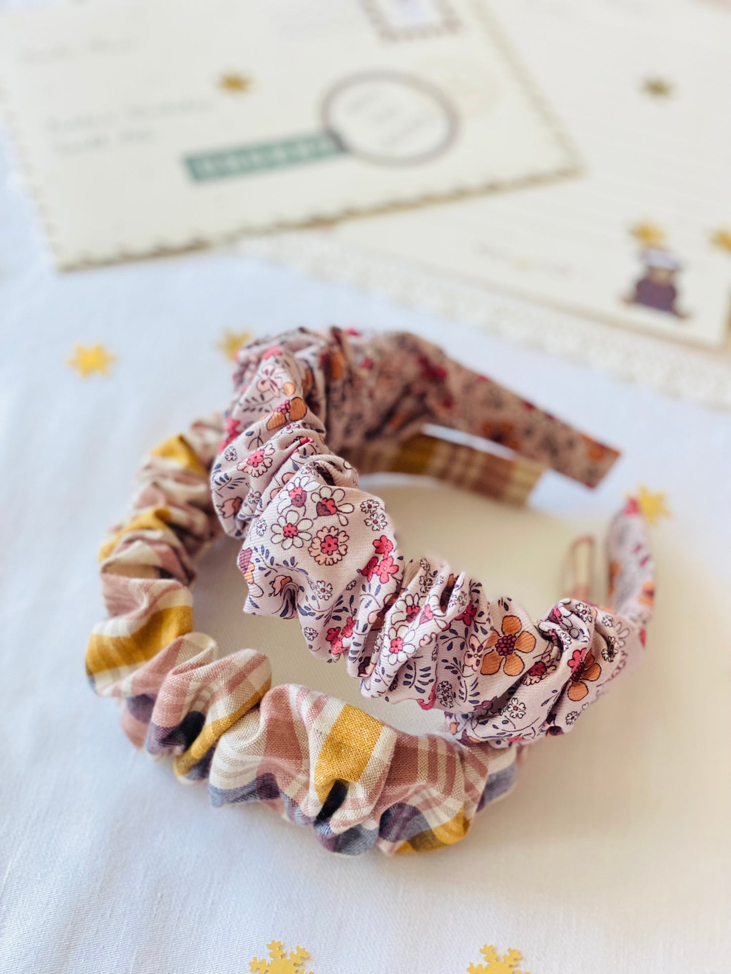 Diadema Scrunchie Flores Canela