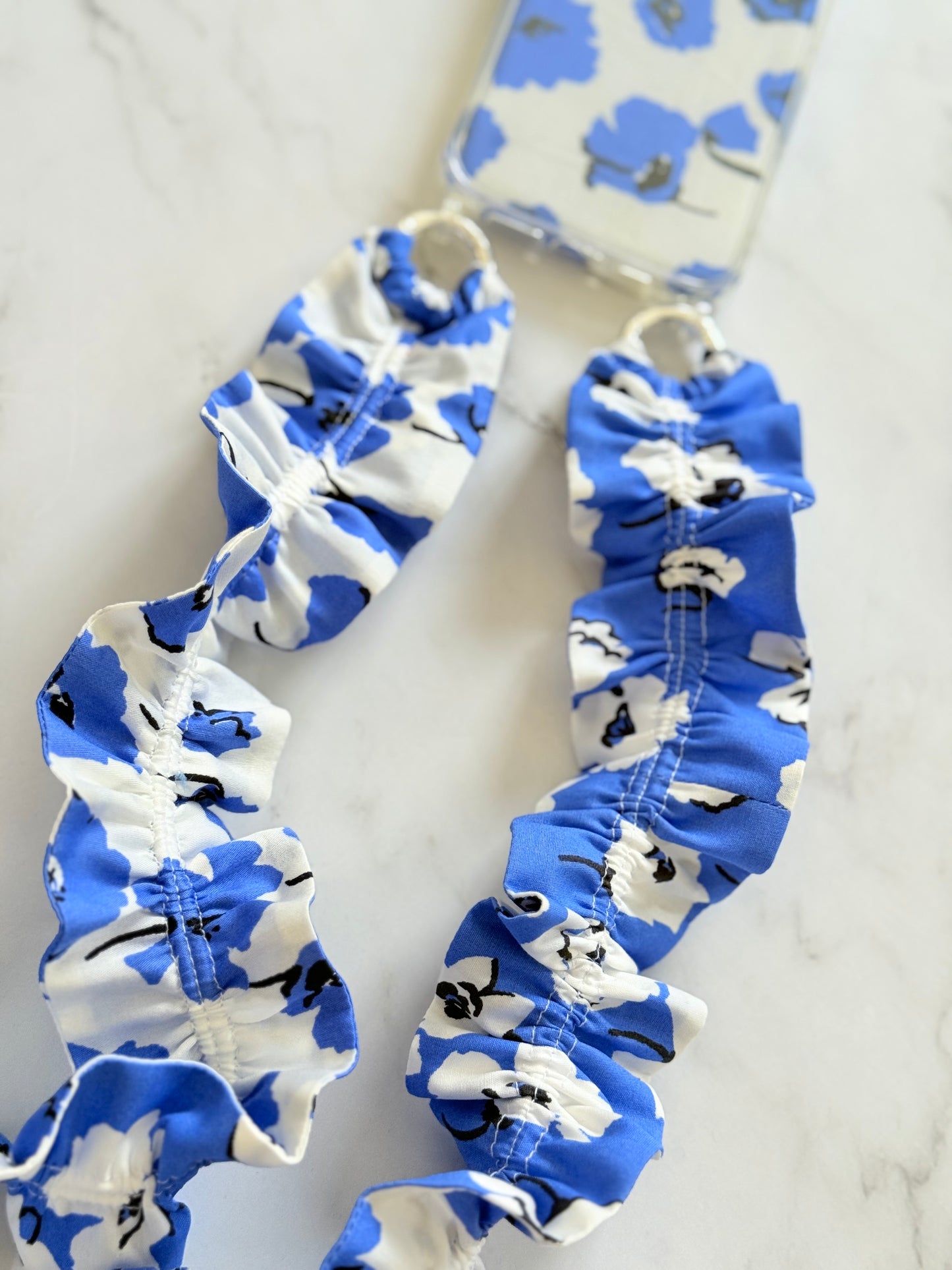 Conjunto Cuelga Movil Rizado Amapolas, funda Blanca