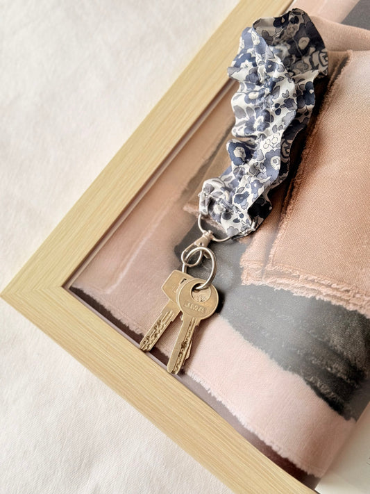 Llavero Rizado Liberty Betsy Gris