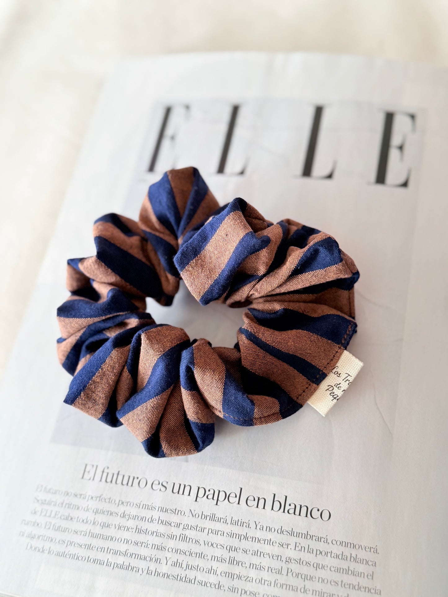 Scrunchie Rayas Tostado y Marino
