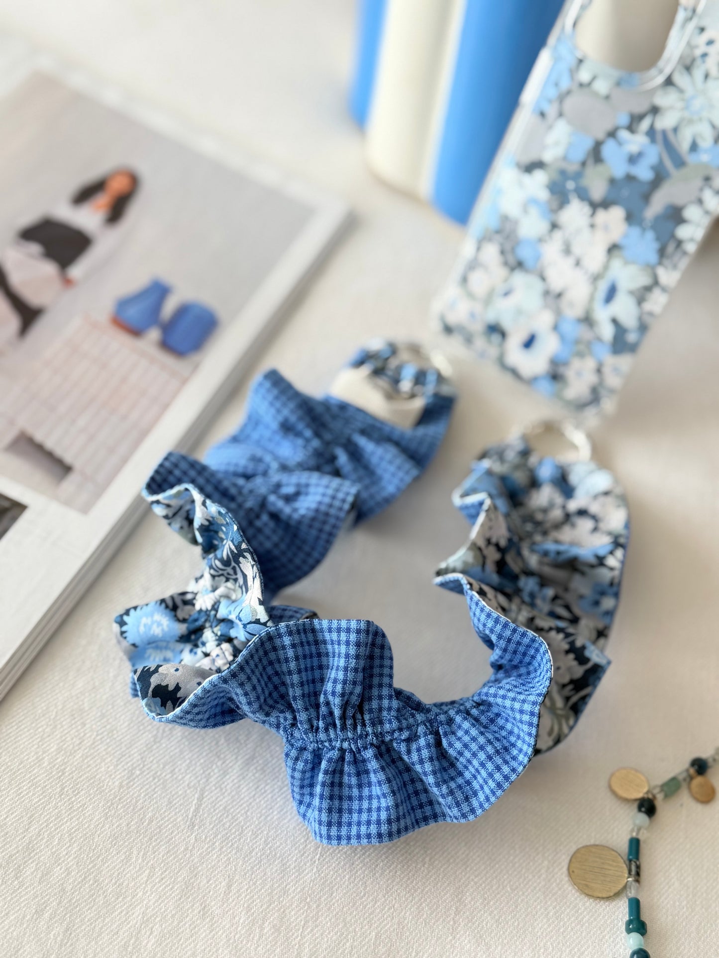 Conjunto Cuelga Movil Rizado Corto Liberty Poppy Azul y Vichy