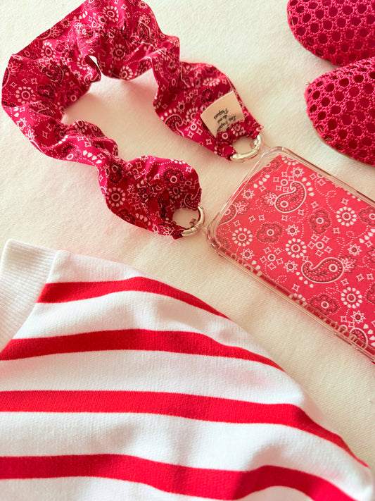 Conjunto Cuelga Movil Rizado Corto Bandana Rojo