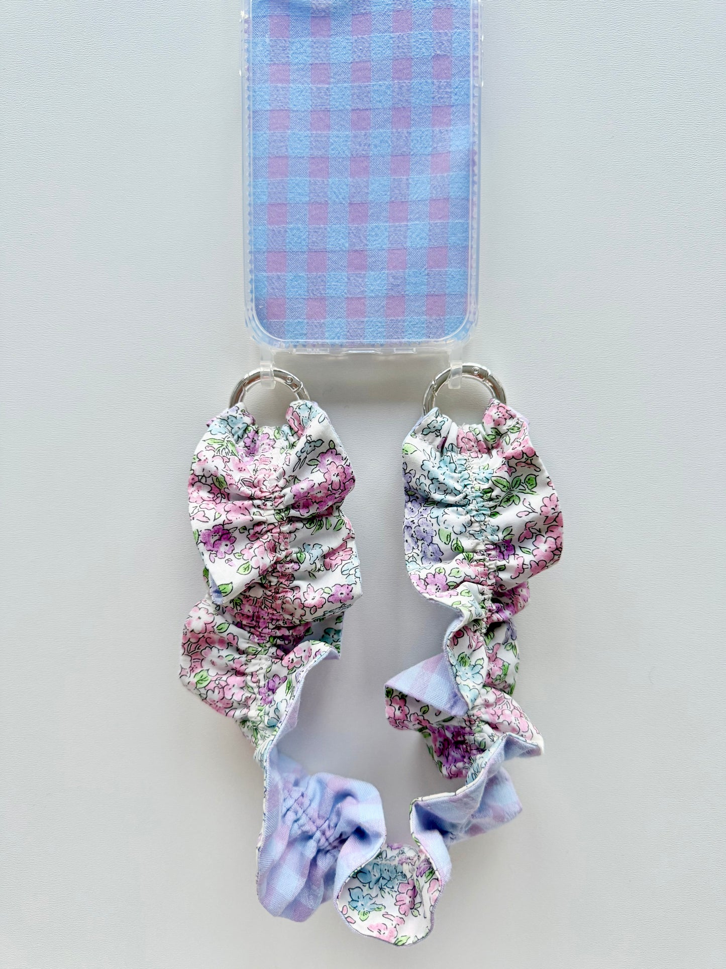 Conjunto Cuelga Movil Rizado Corto Liberty Lila y Vichy