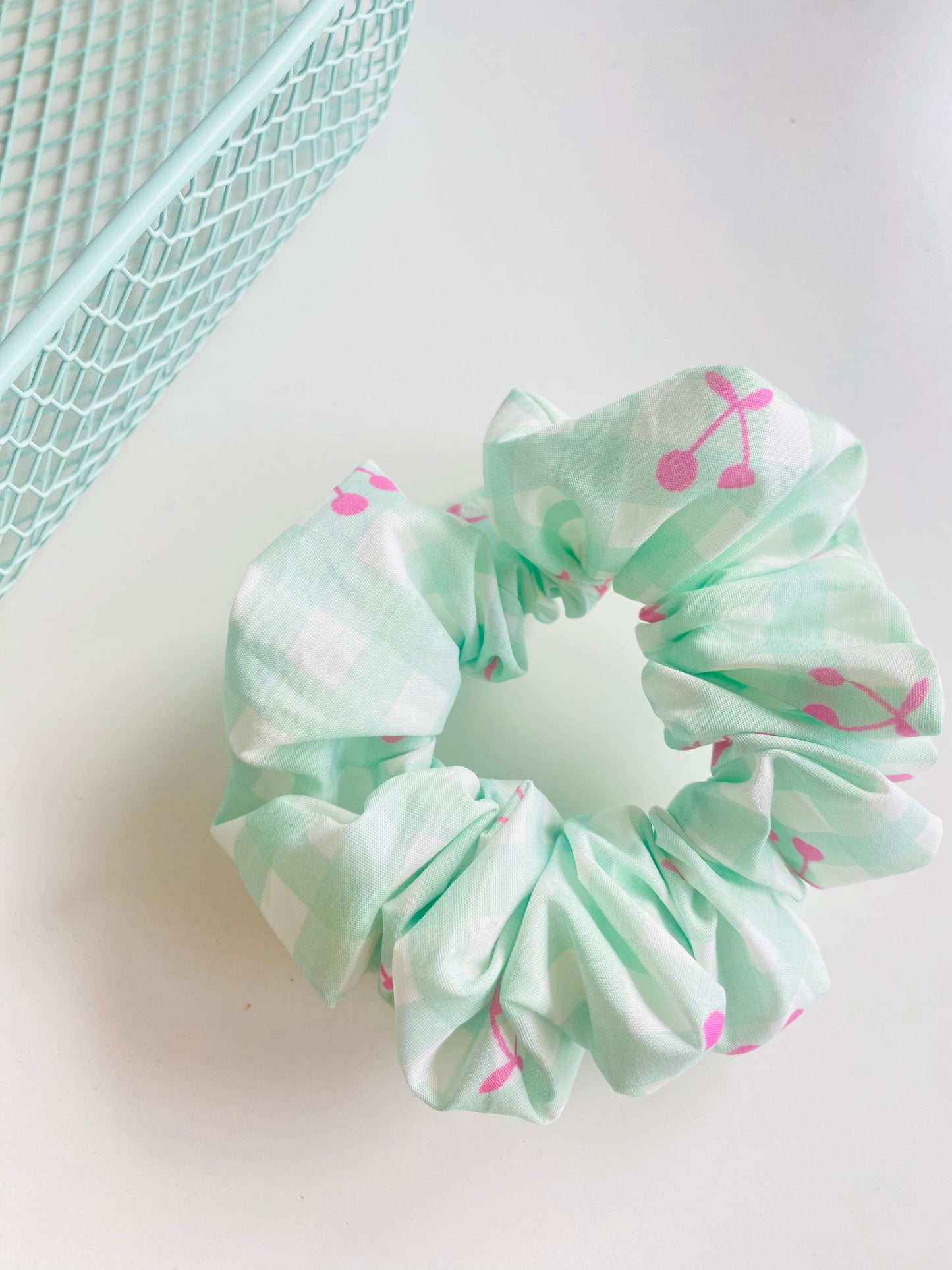 Scrunchie Vichy Menta y Cerezas