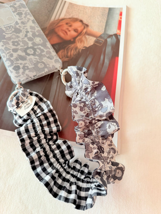 Conjunto Cuelga Movil Rizado Corto Liberty Betsy Gris y Vichy