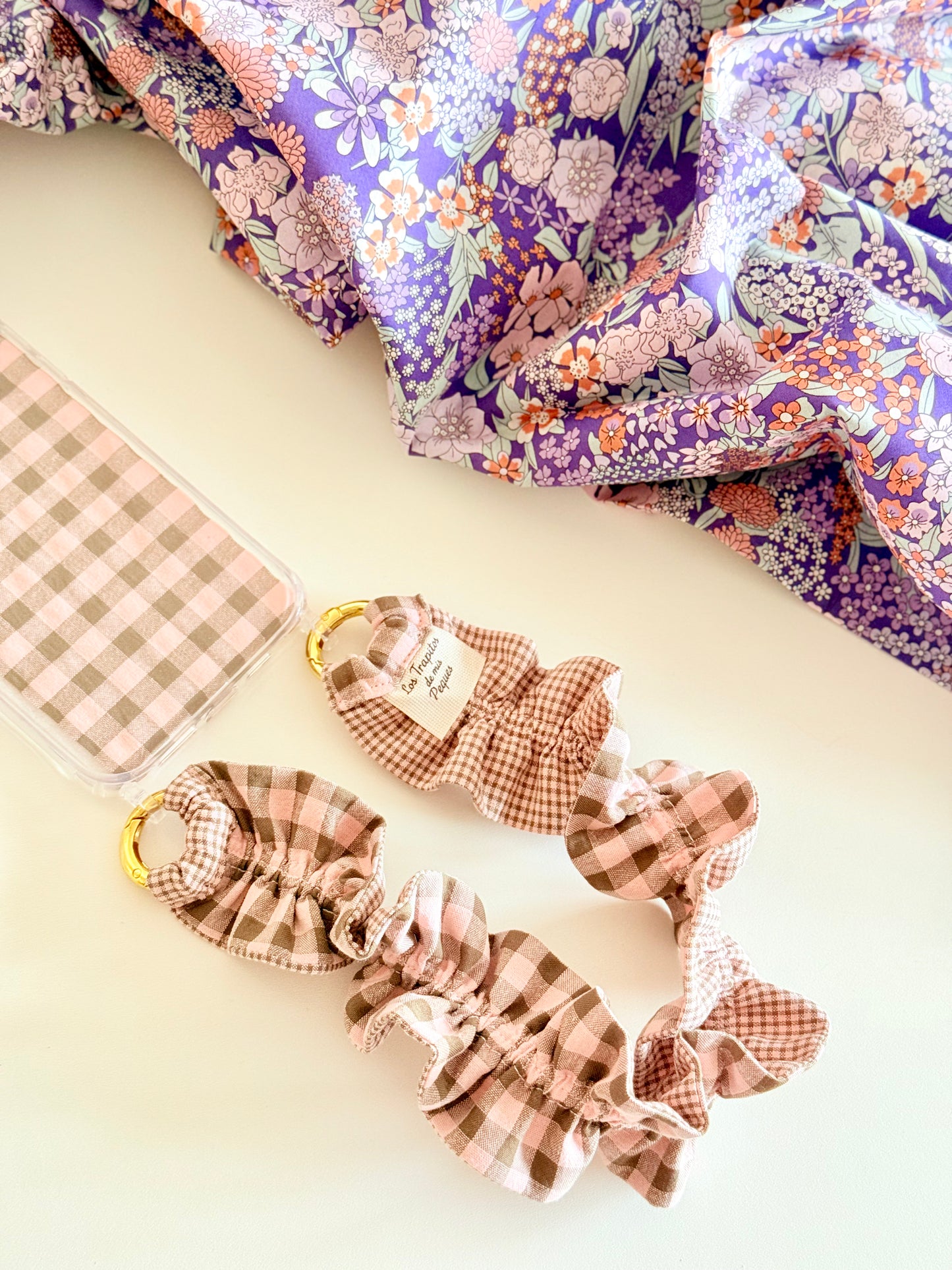 Conjunto Cuelga Movil Rizado Corto Vichy Rosa y Marrón