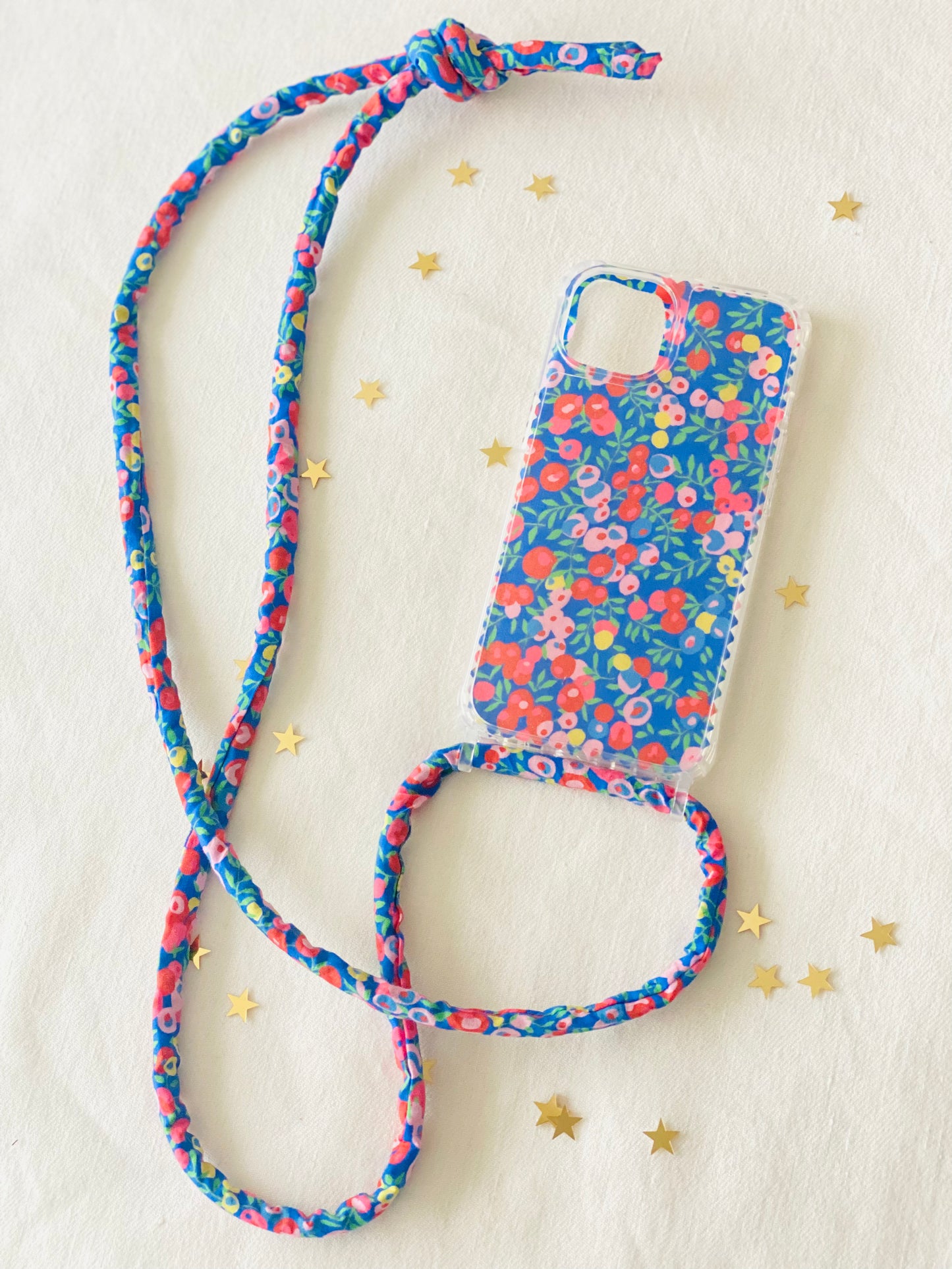 Conjunto Funda Cuelga Movil Liberty Wiltshire Blue and Red (cordón)