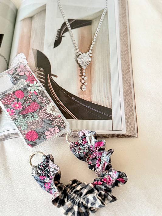 Conjunto Cuelga Movil Liberty Circus y Vichy Negro