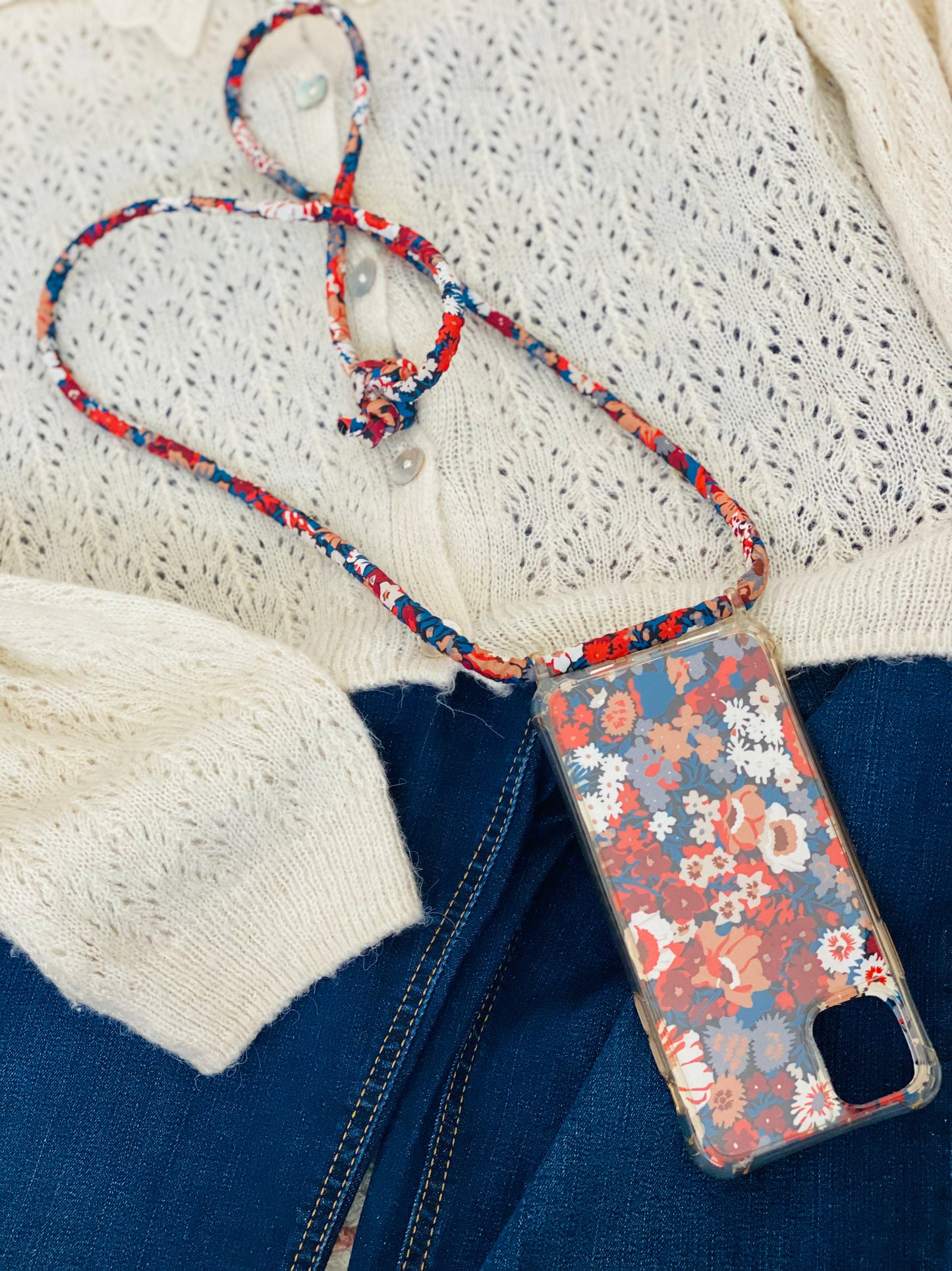 Conjunto Funda Cuelga Movil Liberty Tostado (cordón)