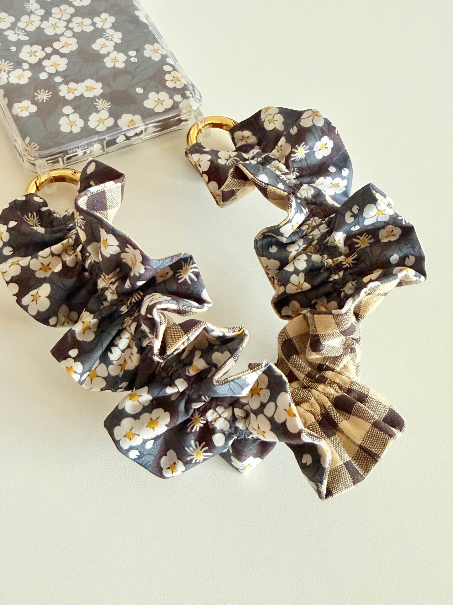 Conjunto Cuelga Móvil Corto Rizado Liberty Leicester y Vichy
