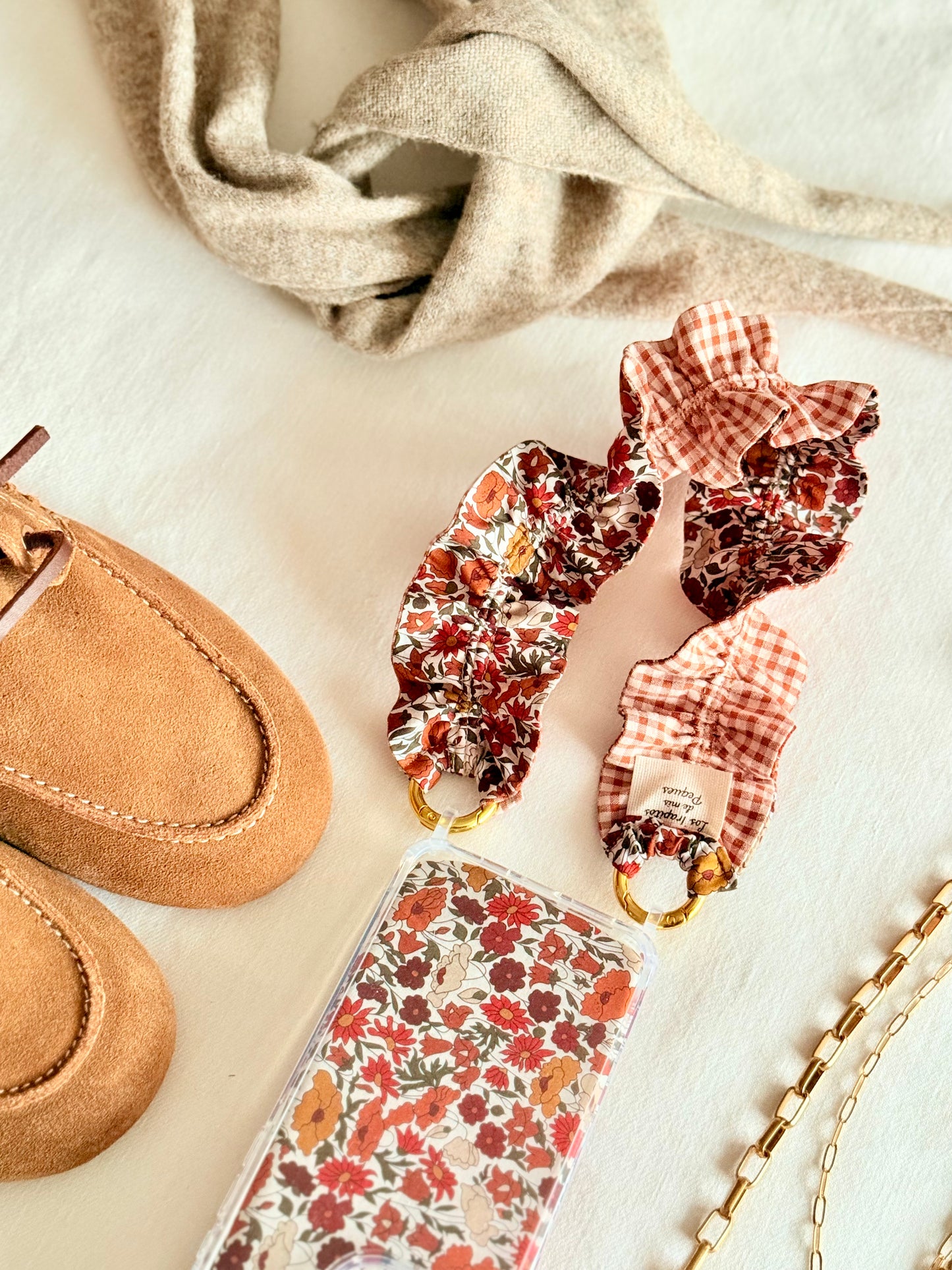 Conjunto Cuelga Movil Rizado Corto Liberty Tanna Marrón y Vichy