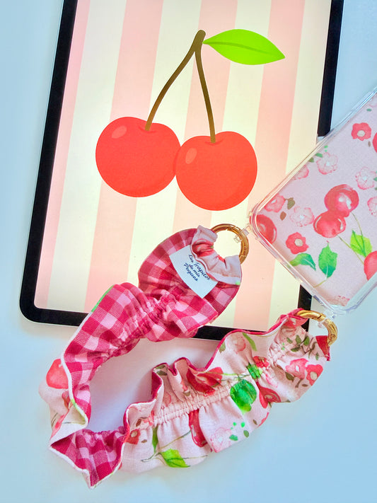 Conjunto Cuelga Móvil Cerezas y Vichy