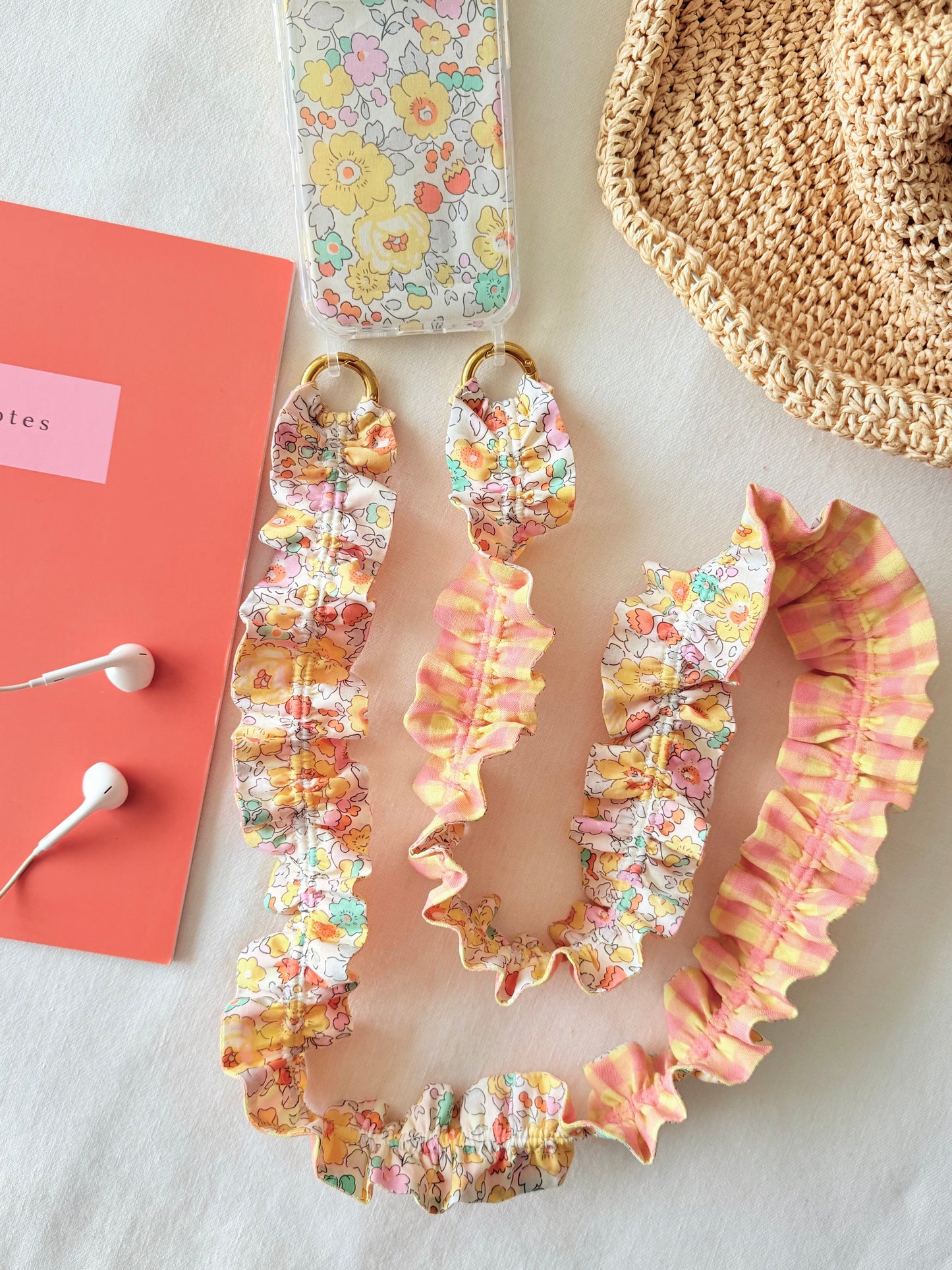 Conjunto Cuelga Móvil Liberty Betsy Amarillo y Vichy