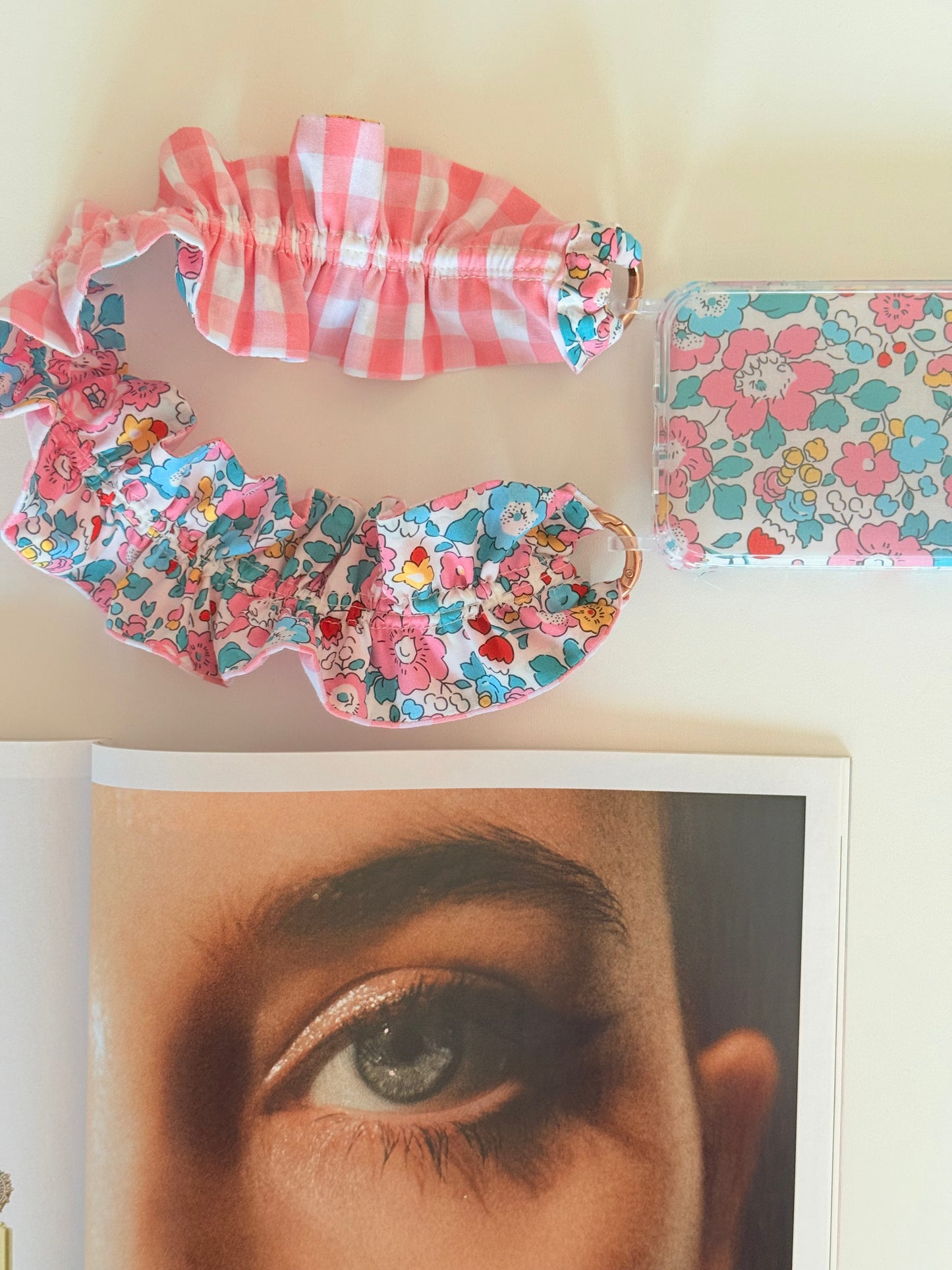 Conjunto Cuelga Movil Corto Rizado Liberty Betsy Multicolor y Vichy
