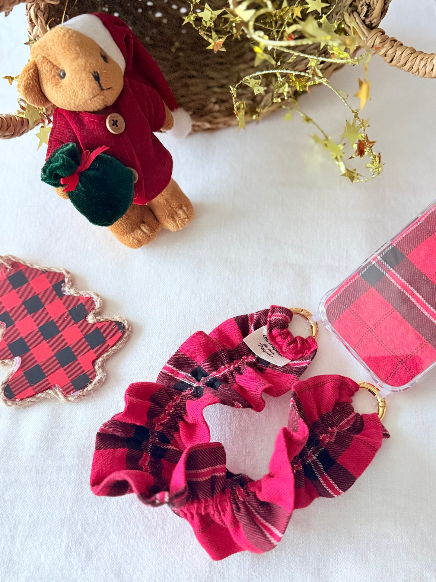 Conjunto Cuelga Movil Rizado Corto Tartan Rojo