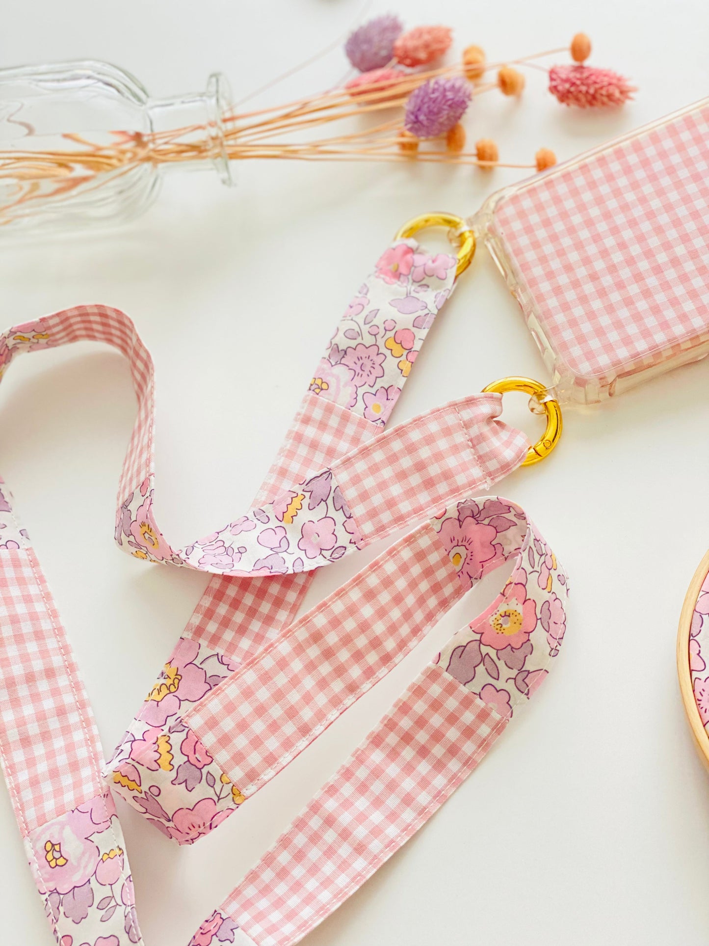 Conjunto Cuelga Móvil Liberty Betsy Rosa Empotrado y Vichy