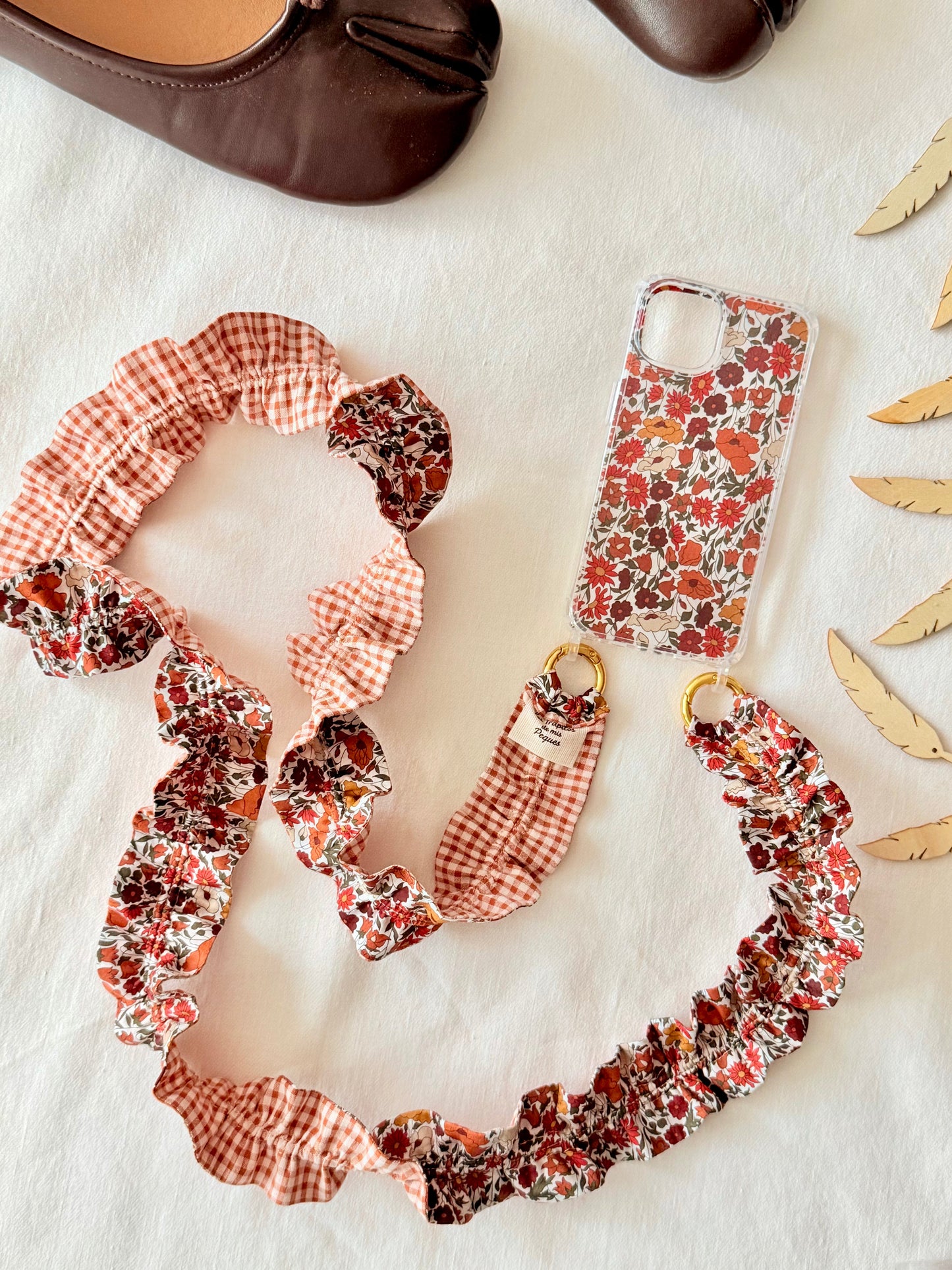 Conjunto Cuelga Móvil Rizado Liberty Tanna Marrón y Vichy