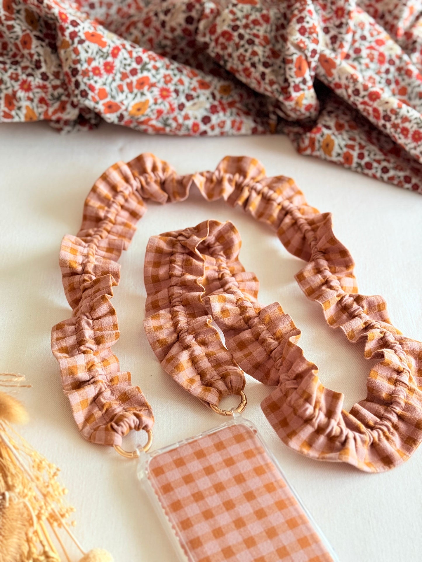 Conjunto Cuelga Movil Rizado Vichy Marrón y Rosa